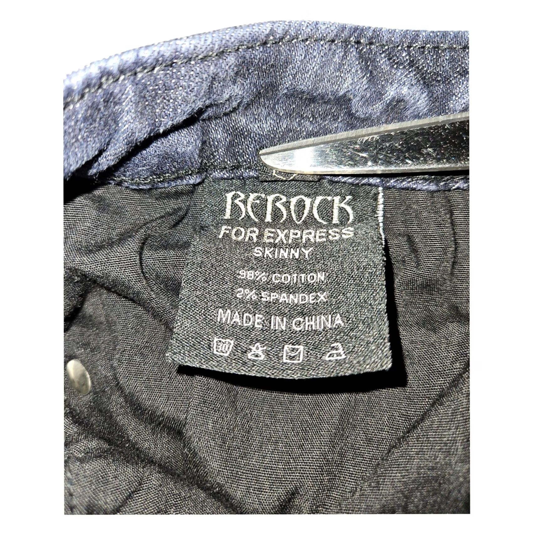 Express Express ReRock Skinny Jeans Women's 10 Dark Blue Embroidered Stretch Denim Modern, Low Rise, 30 Inseam, 32 In W .. Size 32" / US 10 / IT 46 - 4 Thumbnail