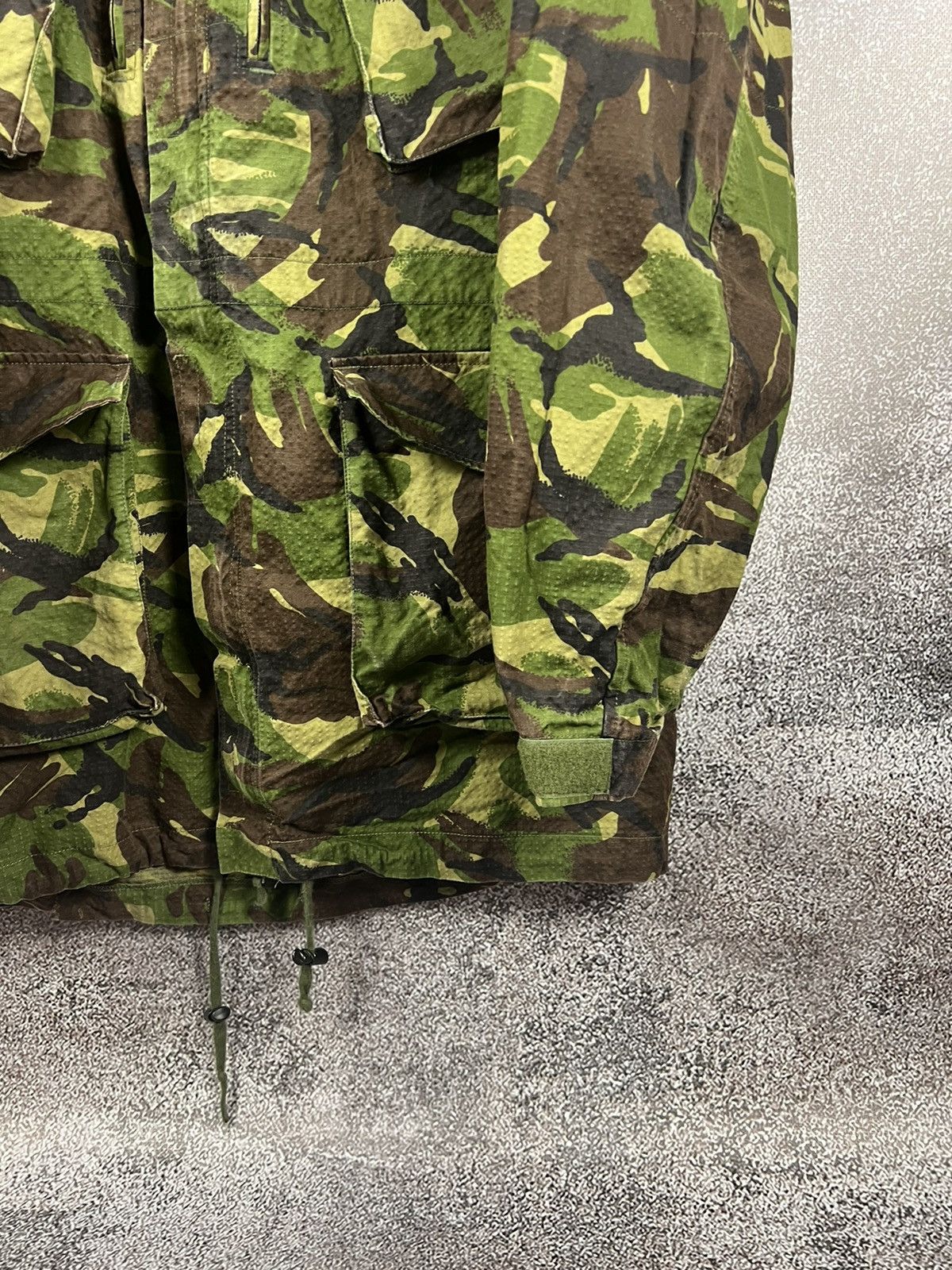 Vintage British Army Jacket Smock Windproof DPM Woodland military Size US XL / EU 56 / 4 - 8 Thumbnail