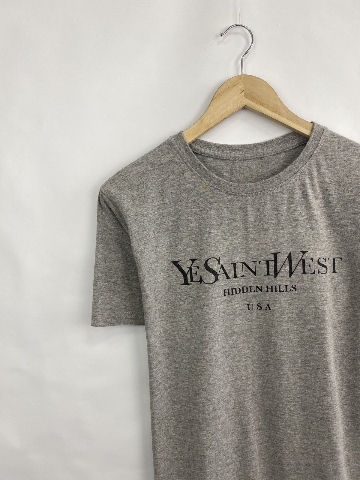 4GSELLER 🇺🇸 Ye Saint West Hidden Hills USA Kanye West Print Logo T-Shi Size US M / EU 48-50 / 2 - 2 Thumbnail