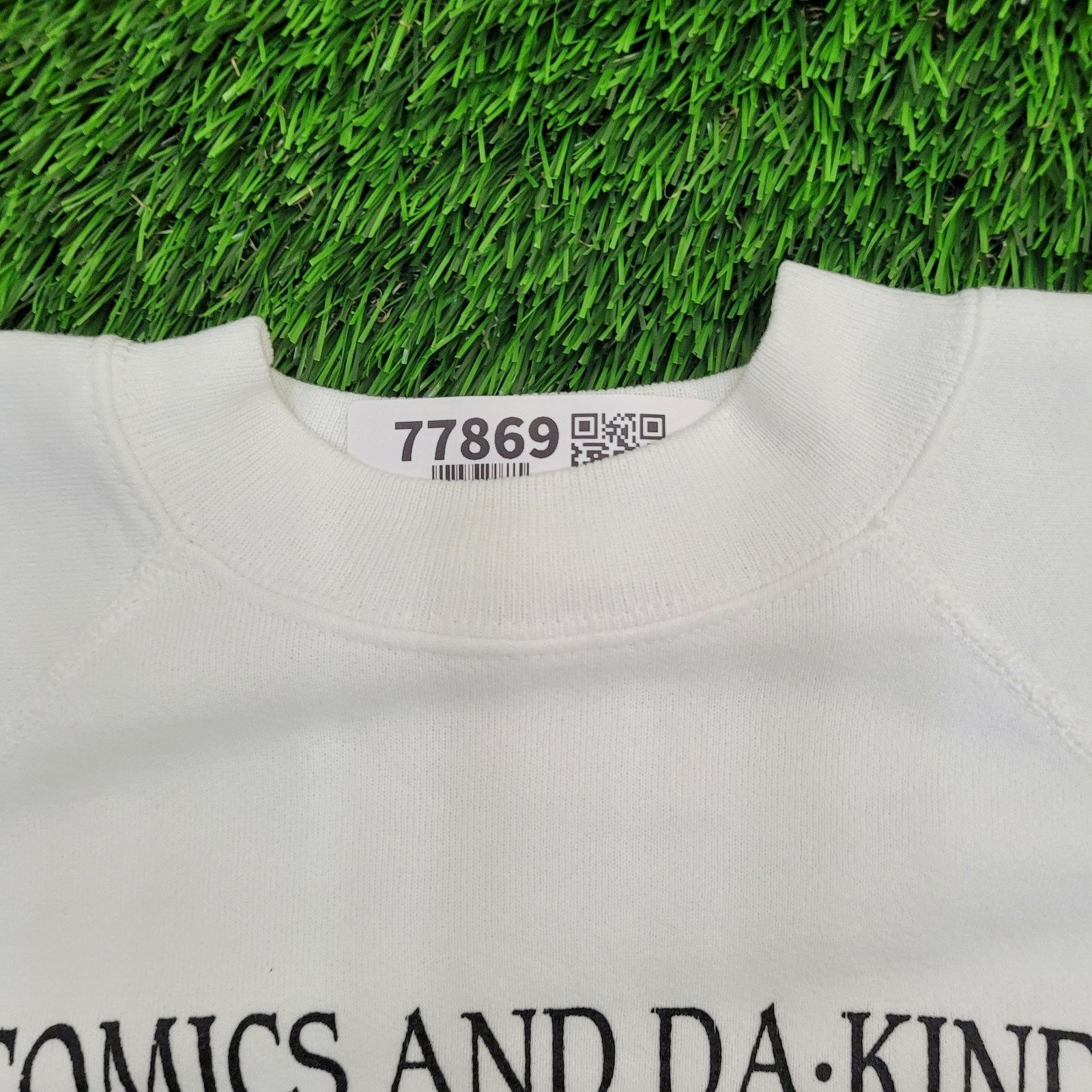 Hanes Vintage 1991 Comics and DA-Kind Sweatshirt Large 21x24 White Size US L / EU 52-54 / 3 - 14 Thumbnail