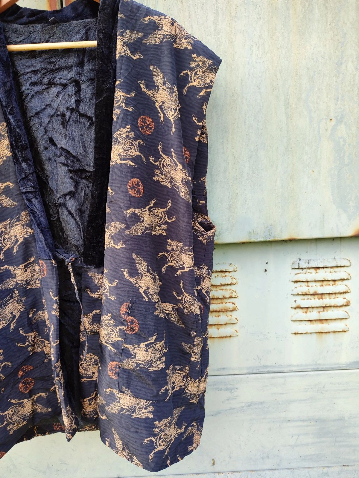 Vintage Vintage Japanese Dragon Vest – Kimono Style Haori Vest Size US L / EU 52-54 / 3 - 4 Thumbnail