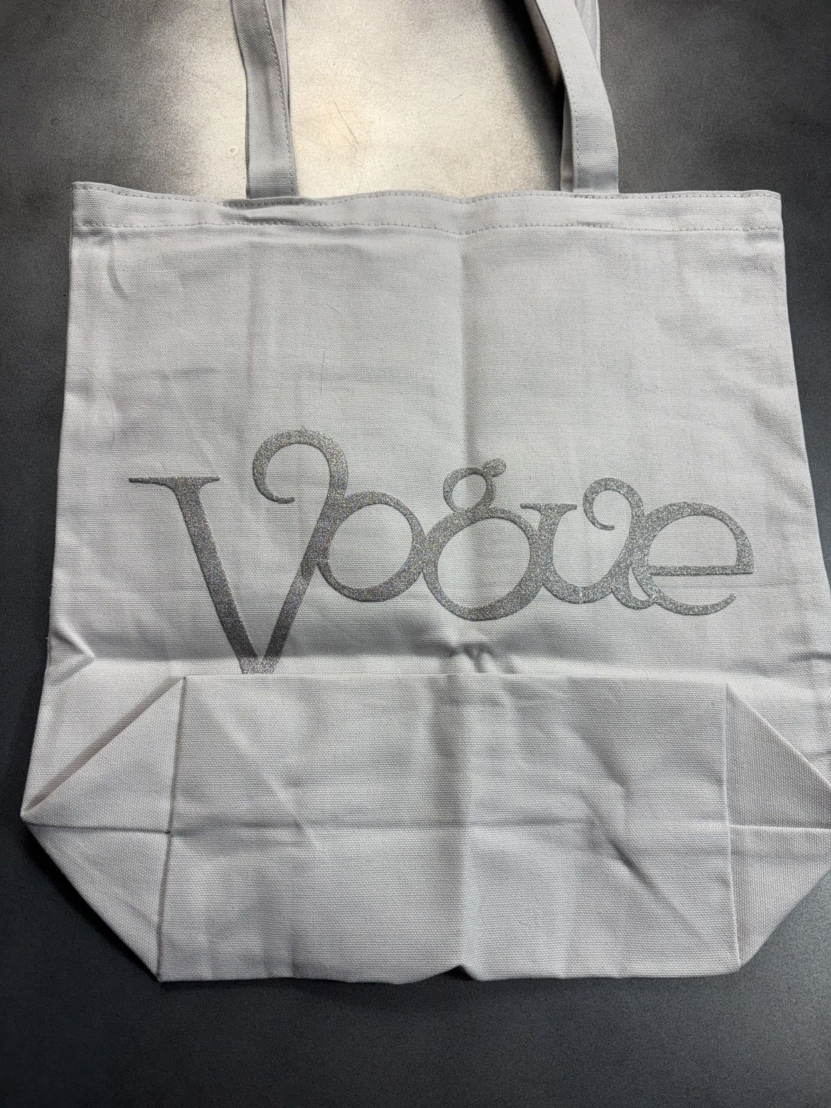 Vogue Vogue Tote Bag White Silver Puff Print Script 2025 Promo Size ONE SIZE - 3 Thumbnail