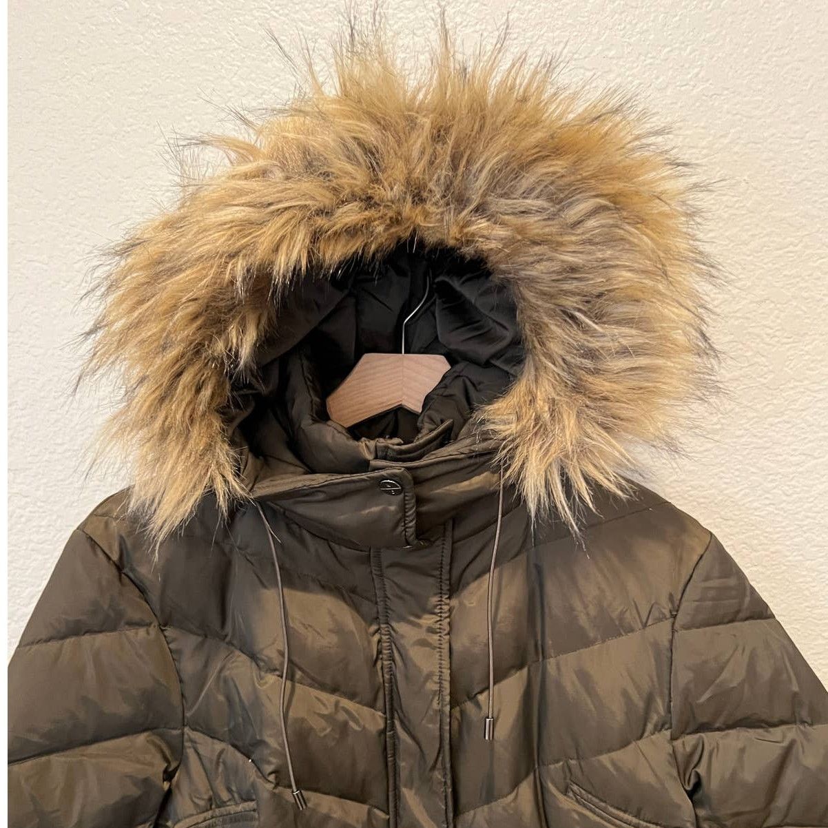 Kenneth Cole Kenneth Cole Faux Fur Trim Hooded Down Puffer Coat (XL) Size XL / US 12-14 / IT 48-50 - 3 Thumbnail