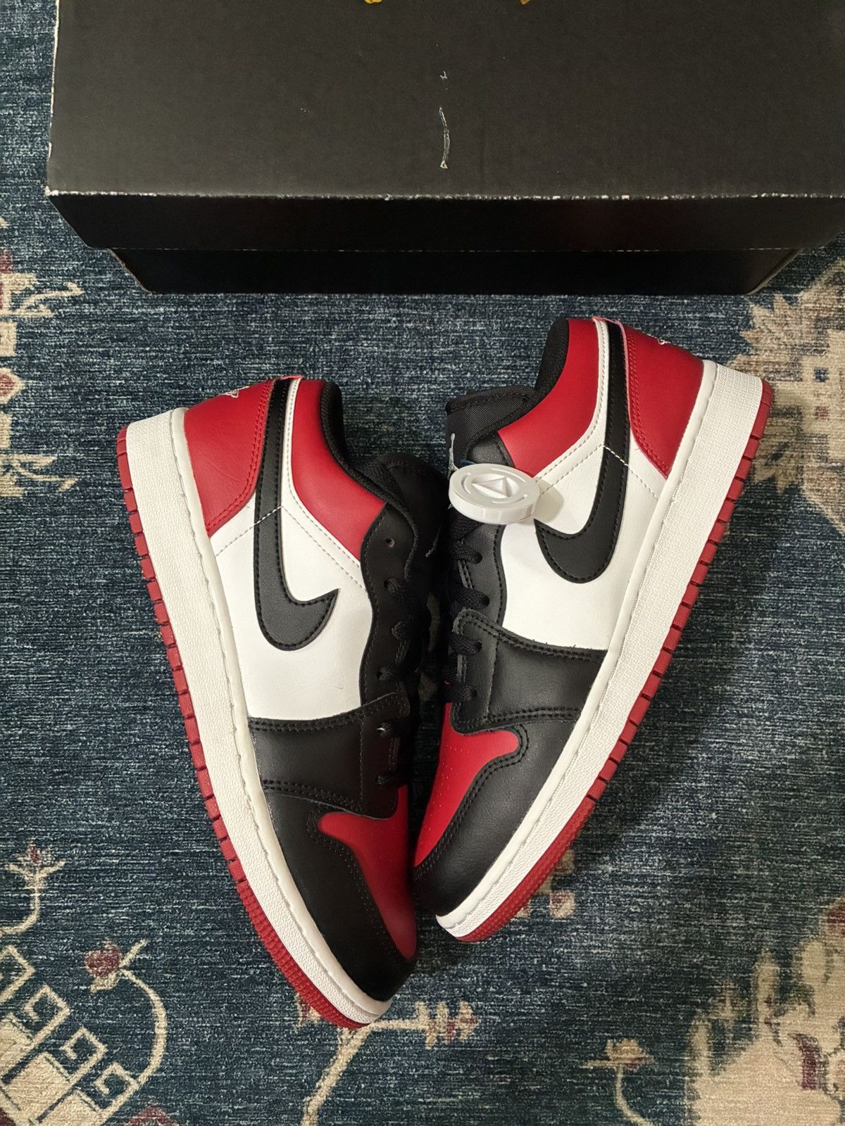 Jordan Brand Air Jordan 1 Low Bred Toe SKU 553560-612 Brand New Size US 7 / EU 40 - 2 Thumbnail