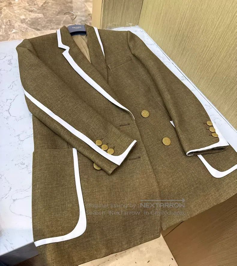 Fendi Fendi Khaki notch lapel blazer + half skirt Size XS / US 0-2 / IT 36-38 - 2 Thumbnail