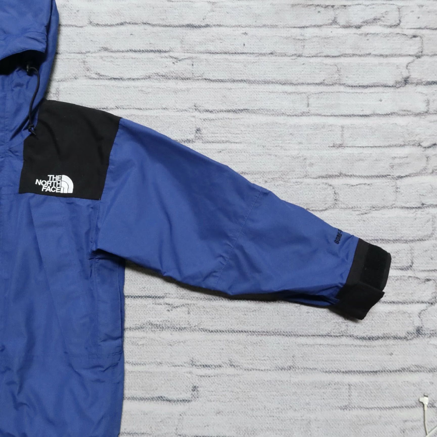 The North Face VINTAGE North Face Goretex Mountain Light Parka Jacket S Blue Mens Vintage 90s Parka Jacket Blue Gore-Tex Mountain Light Men S Size US S / EU 44-46 / 1 - 5 Thumbnail