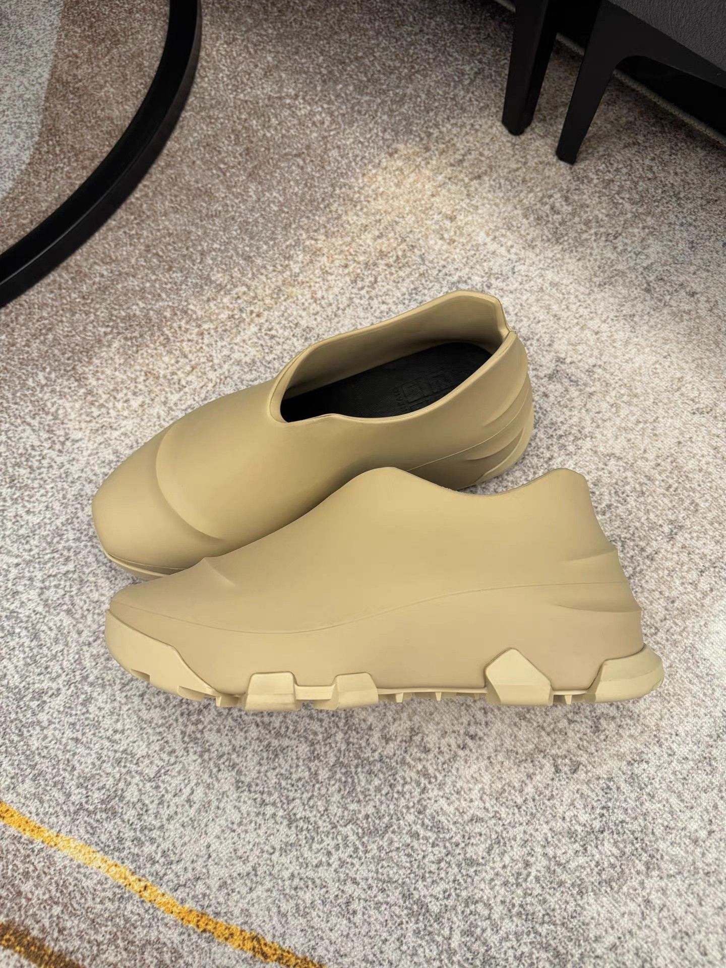 Givenchy Givenchy MMW Clogs K6 Size US 8 / EU 41 - 1 Thumbnail