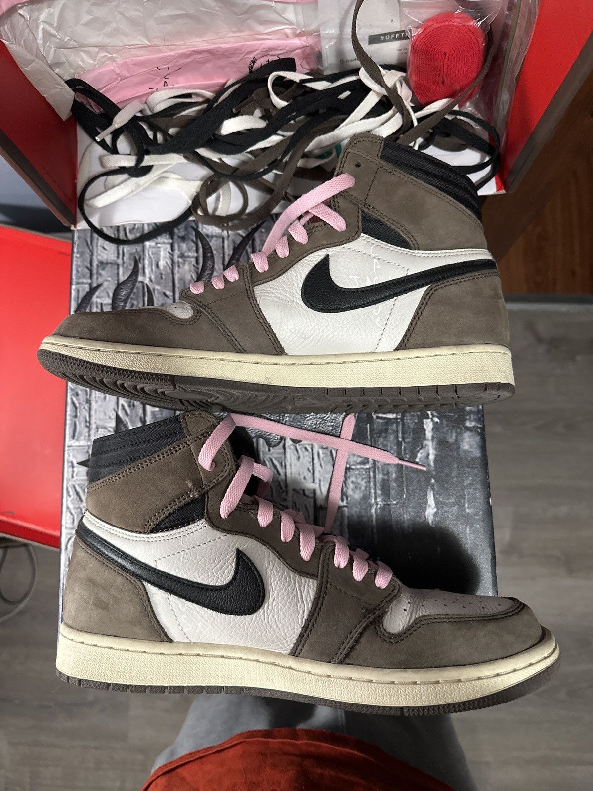 Nike × Travis Scott Jordan 1 travis scott high brown Size US 10 / EU 43 - 6 Thumbnail