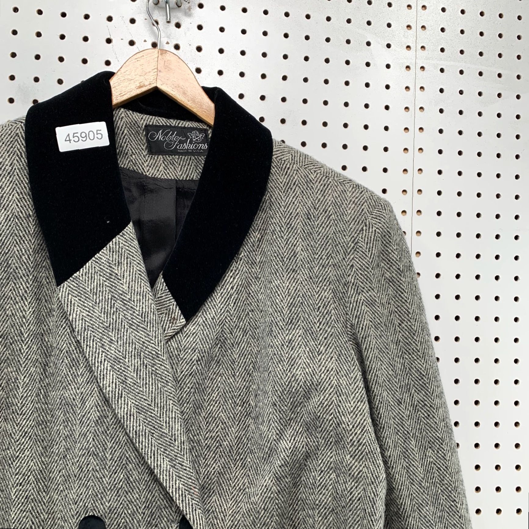 Vintage Noble Fashions Wool Tweed Overcoat Womens XL Gray Herringbone Made USA, Long Coat, Button, Outer Shell: Wool, Vintage, Fall Winter, Women, Coat Size XL / US 12-14 / IT 48-50 - 6 Thumbnail