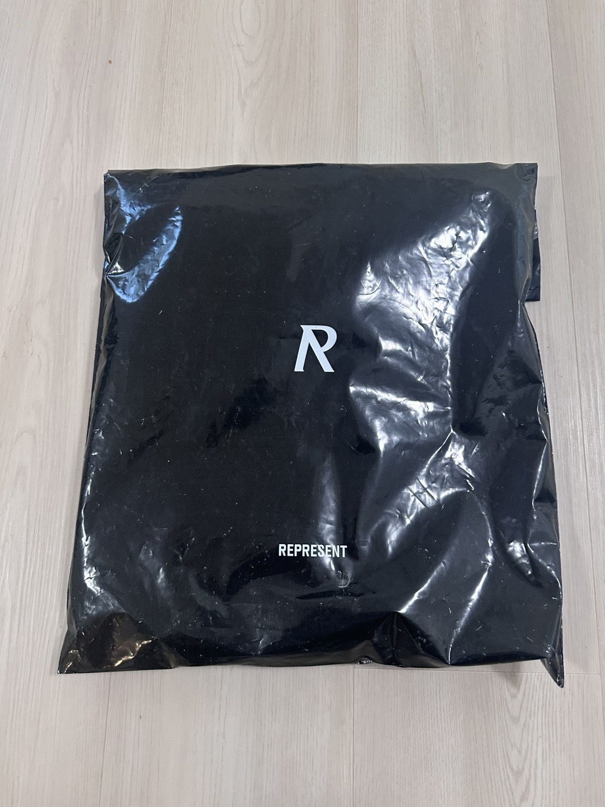Represent Clo. Represent Crest Shirt - Jet Black Size US XL / EU 56 / 4 - 3 Thumbnail