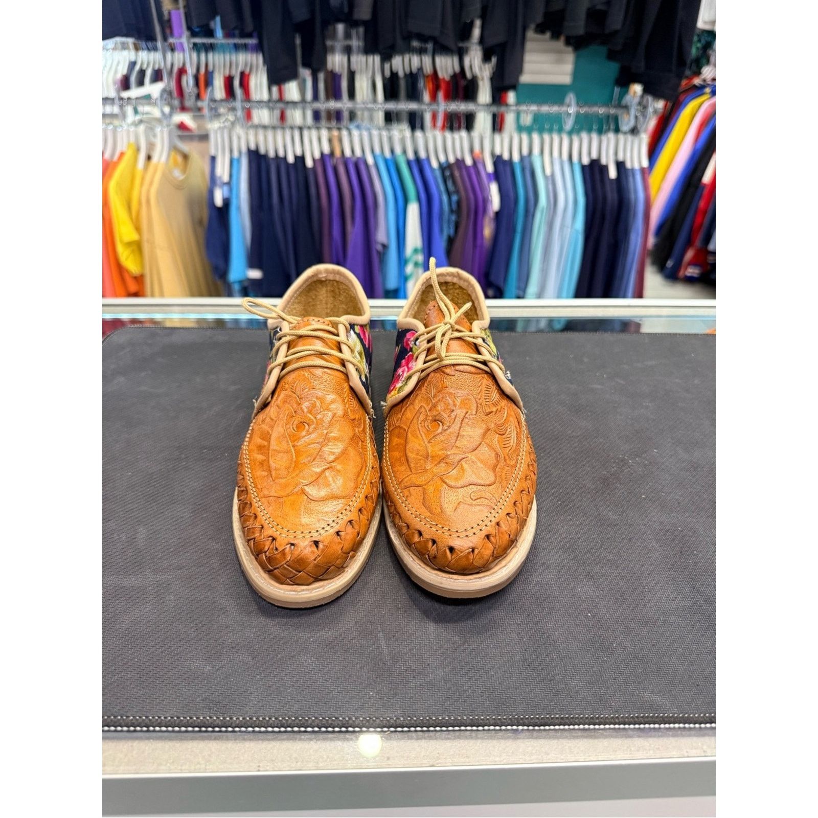 Vintage Handcrafted Floral Tooled Leather Oxford Shoes Size US 8 / IT 38 - 6 Thumbnail