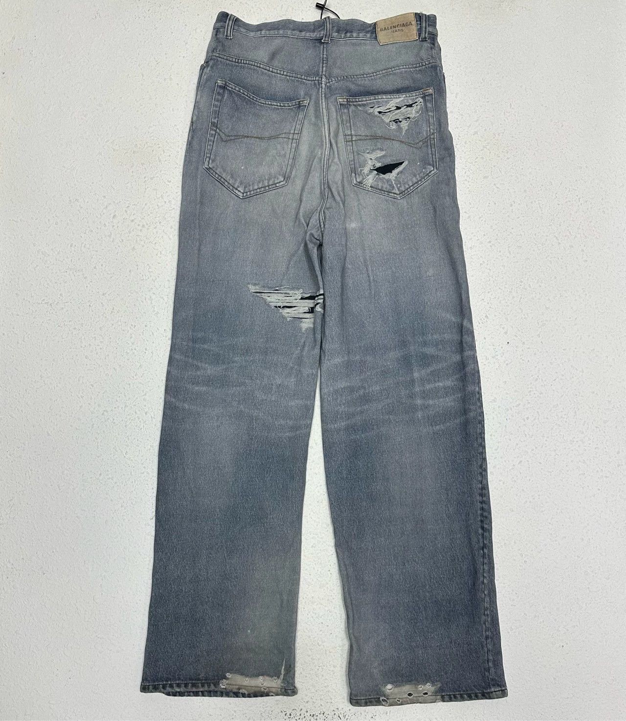 Balenciaga balenciaga 3d printed distressed denim pants Size US 26 / EU 42 - 2 Thumbnail