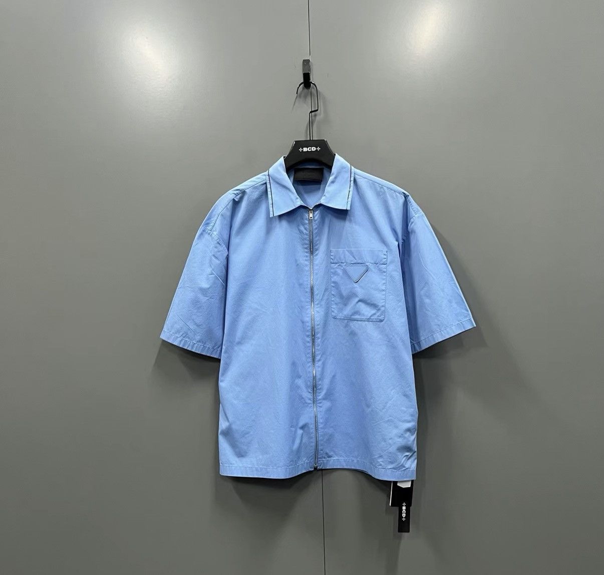 Prada Prada Sky Blue Triangle Logo Short Sleeve Shirt J41 Size US S / EU 44-46 / 1 - 1 Thumbnail