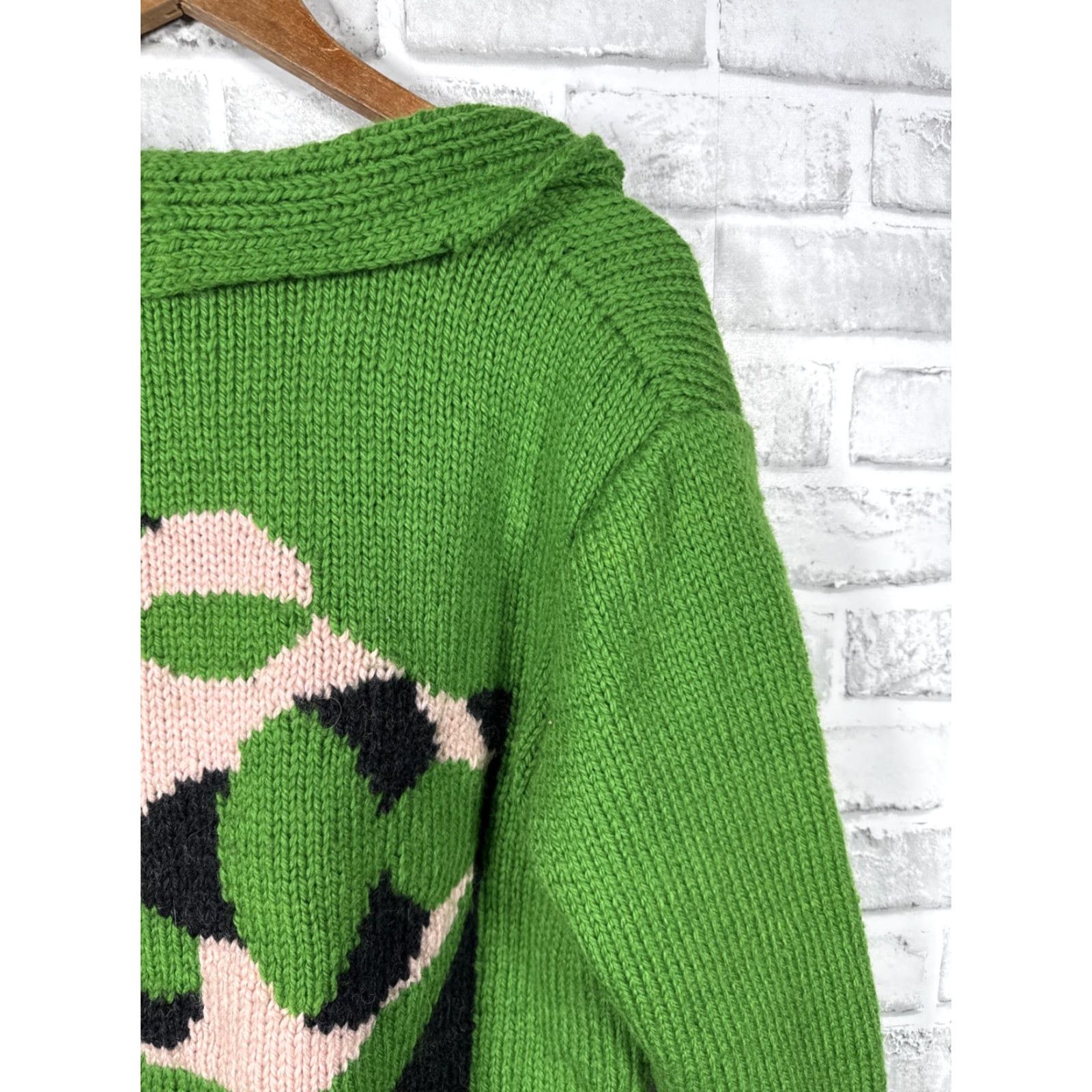 Vintage VINTAGE HAND MADE Green Acrylic/Wool Cardigan Sweater Shawl Neck Womens S Size S / US 4 / IT 40 - 2 Thumbnail