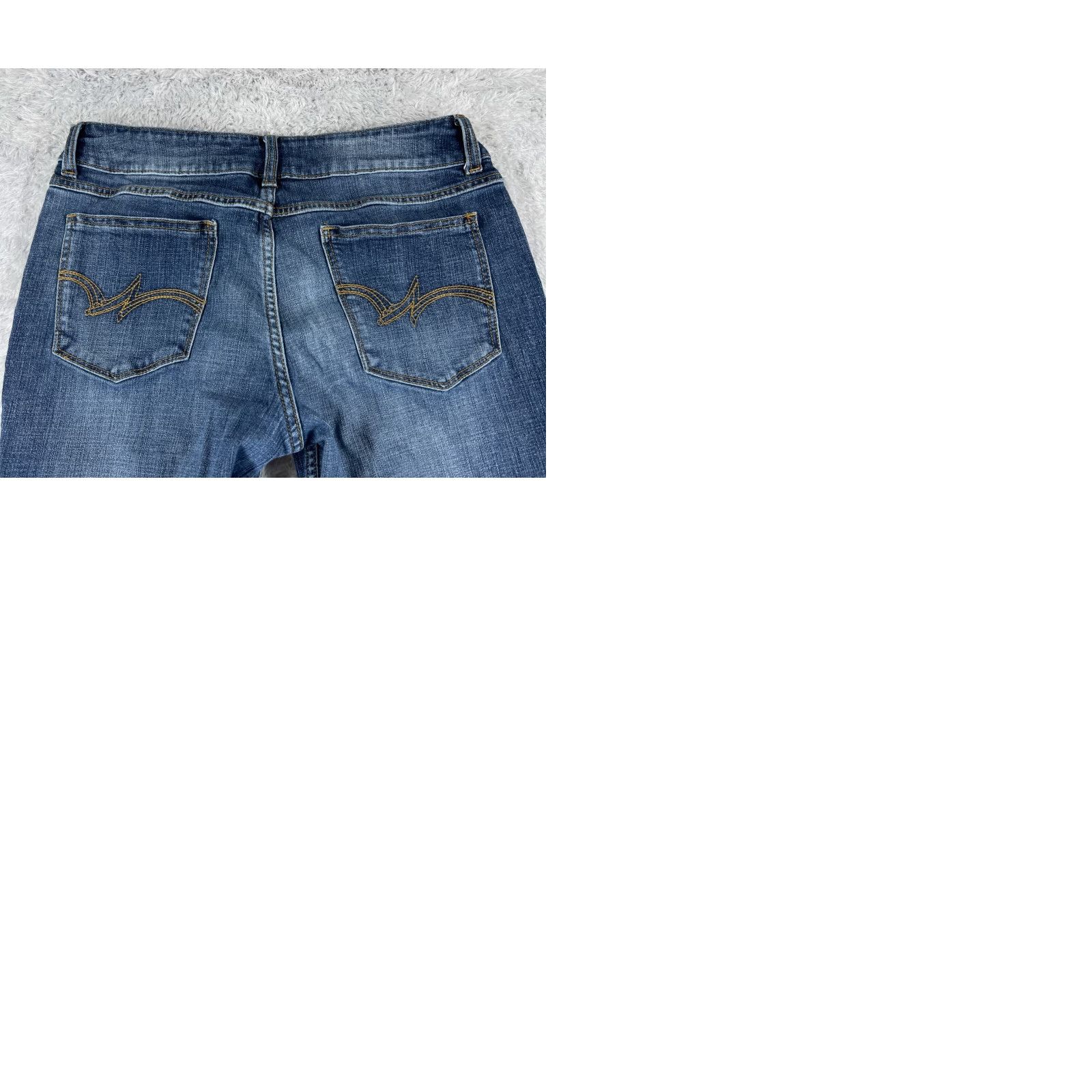 Wrangler Wrangler Jeans Women 11 Blue Denim Bootcut Mid Wash Embroidered 30x28 Pants Regular SwMt Size 32" / US 10 / IT 46 - 10 Thumbnail