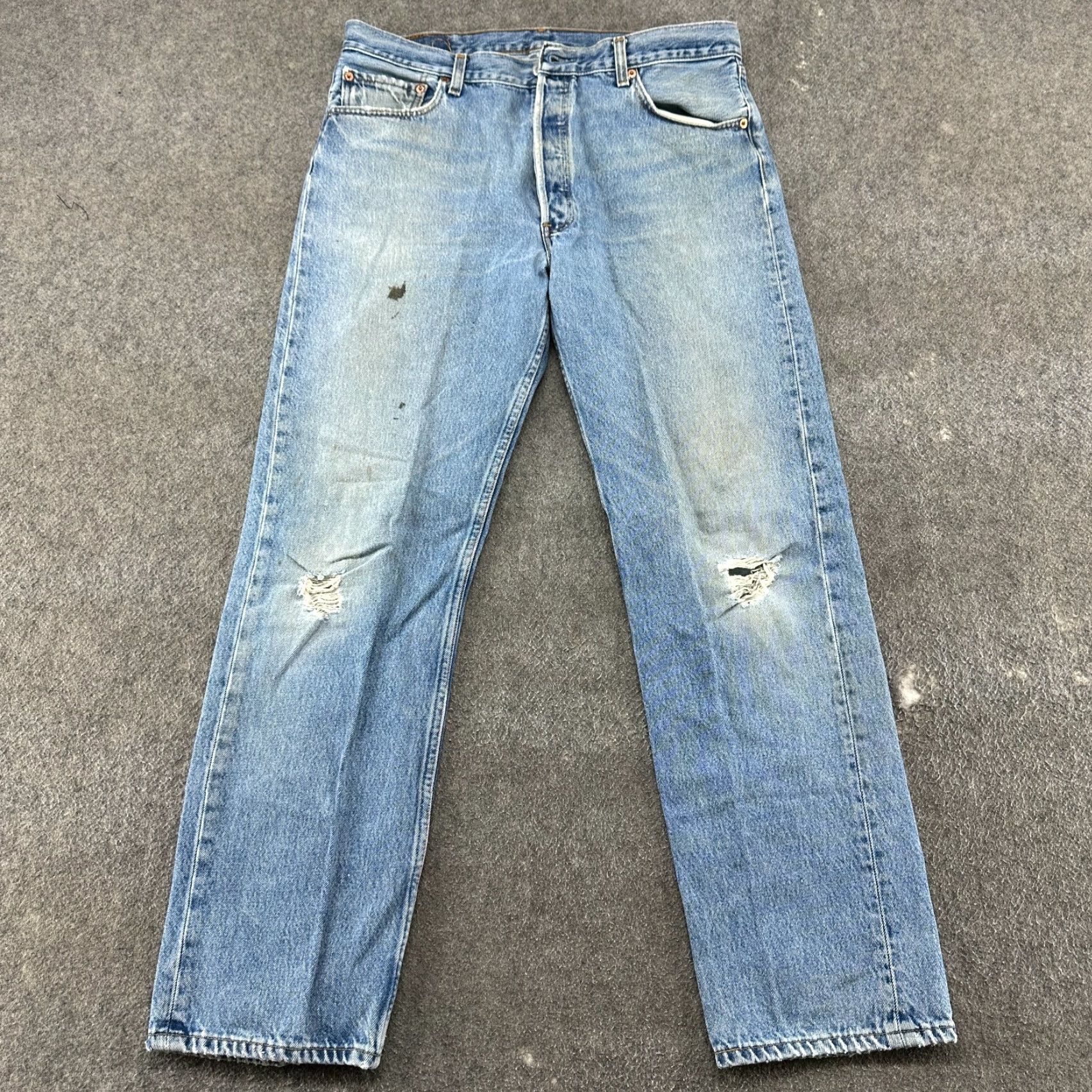 Levi's VINTAGE Levi's 501 Jeans Mens 36x32 Blue Distressed Medium Wash Straight 5-Pocket Denim Jeans Mens Regular Blue Size US 36 / EU 52 - 2 Thumbnail
