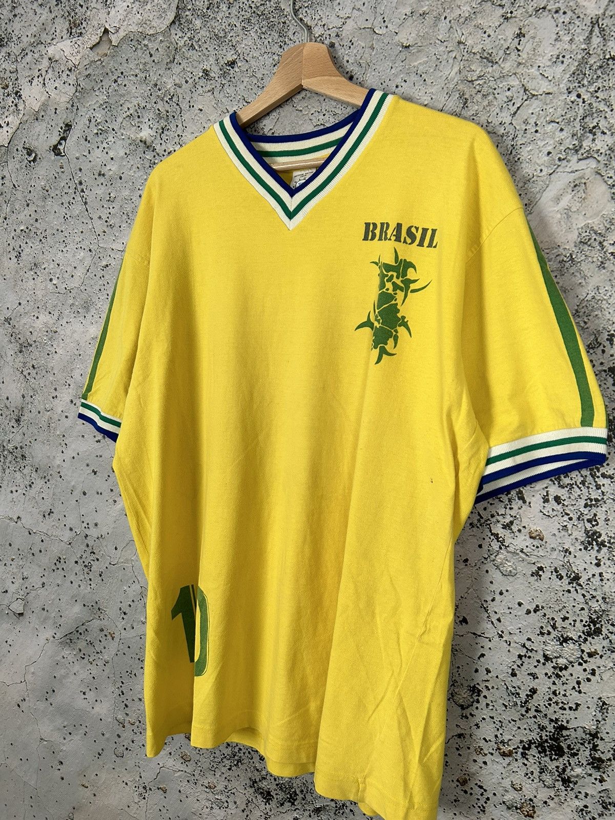 Band Tees Vintage Brazil Sepultura Jersey #10 Rare Rock Band Tee Metal Size US XL / EU 56 / 4 - 2 Thumbnail