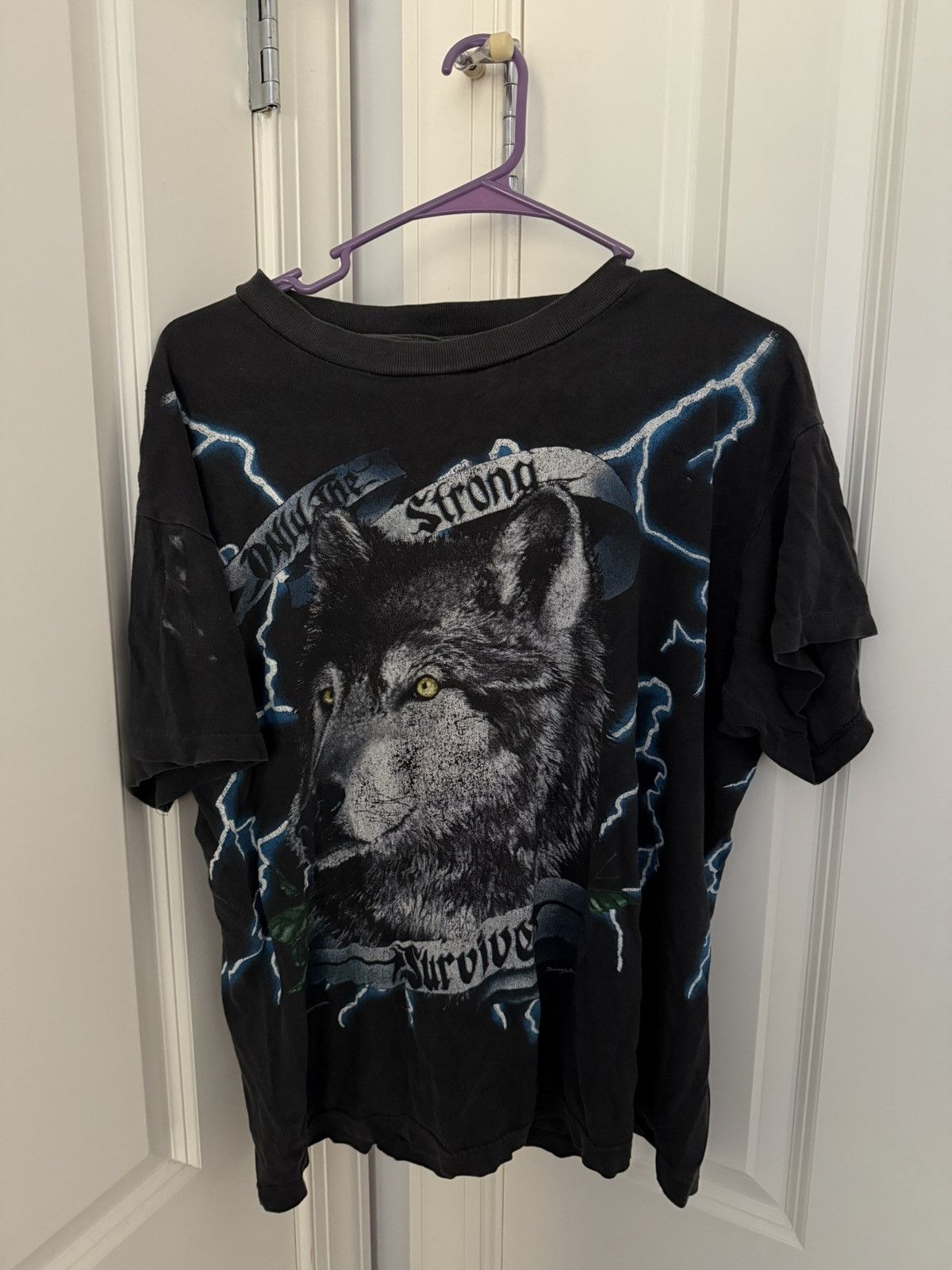 Vintage Vintage American Thunder Wolf T-Shirt Size US L / EU 52-54 / 3 - 1 Thumbnail