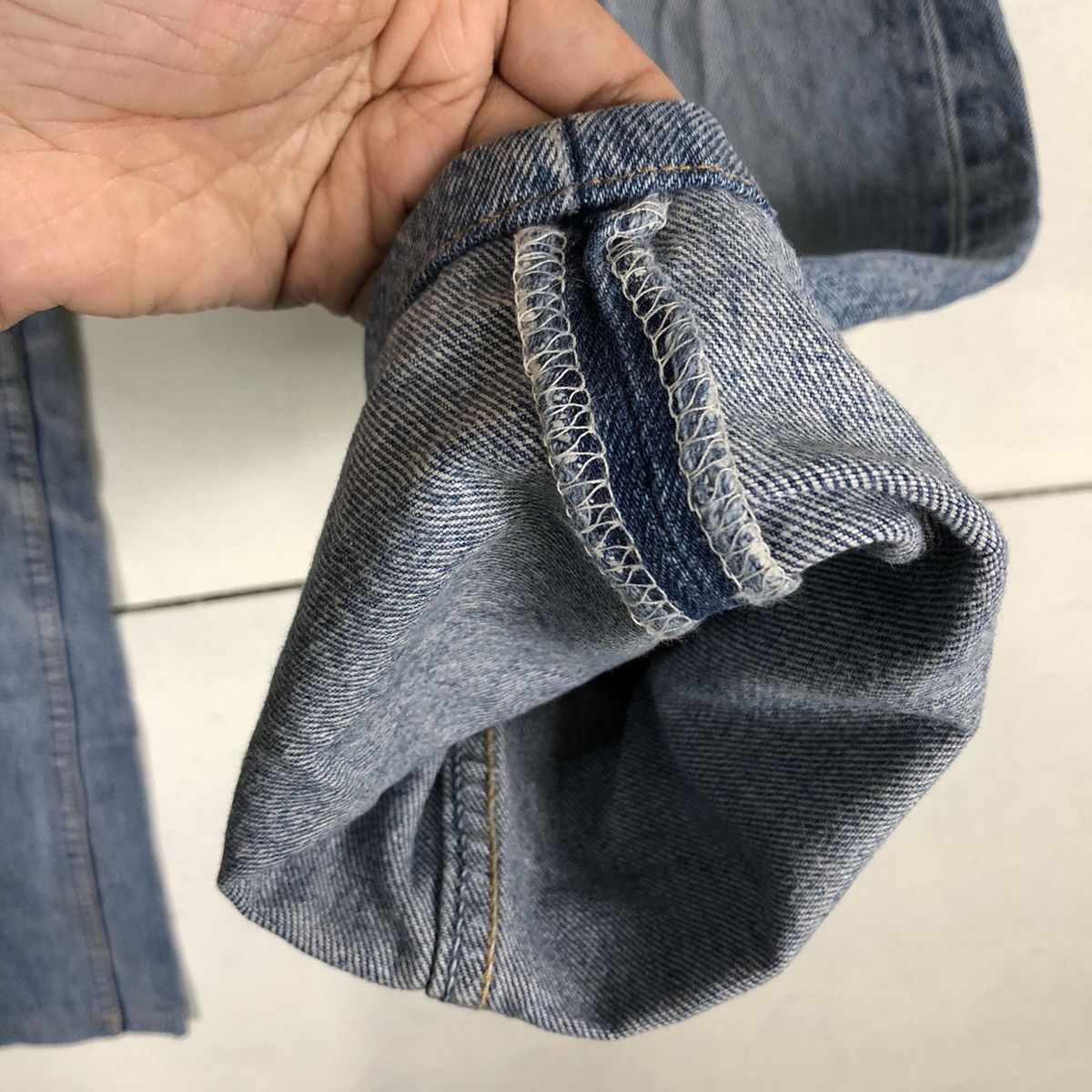 Levi's 🔥90’s VINTAGE LEVIS 501 DISTRESSED DENIM JEANS Size US 26 / EU 42 - 11 Thumbnail