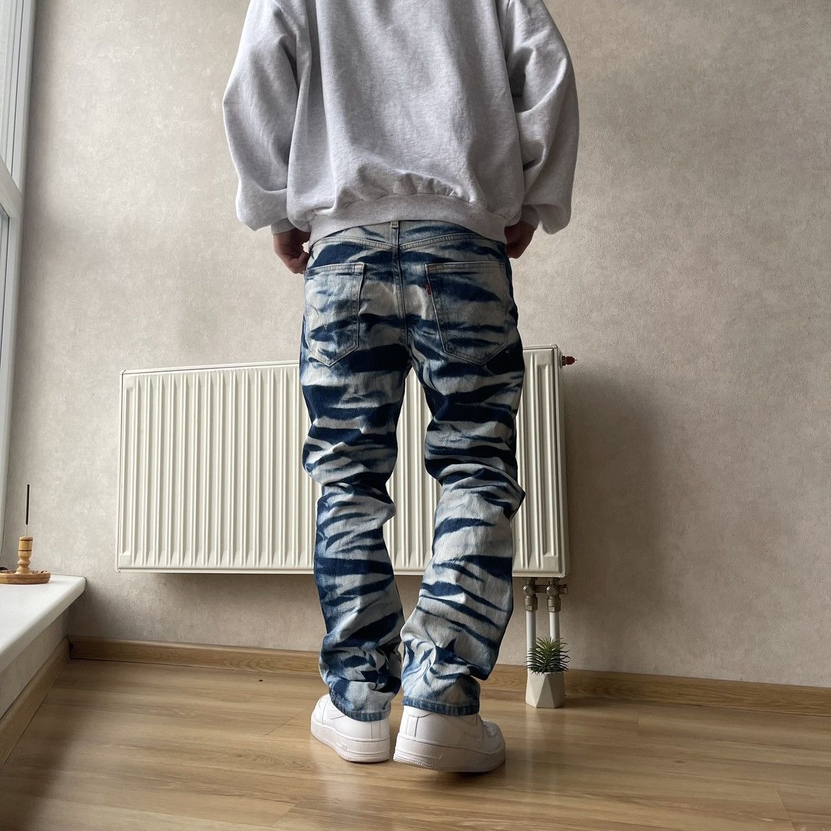 Levi's LEVI'S 541 Athletic Taper Acid Wash Bleached Tiger Denim Size US 32 / EU 48 - 4 Thumbnail