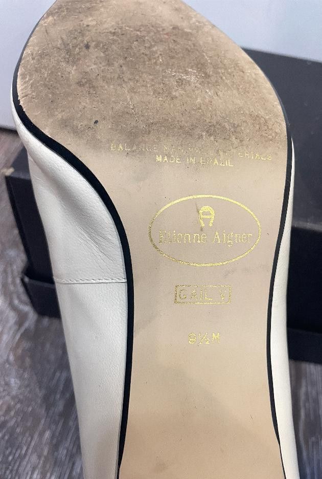 Etienne Aigner Etienne Aigner Pump 9.5 Size US 9.5 / IT 39.5 - 2 Thumbnail