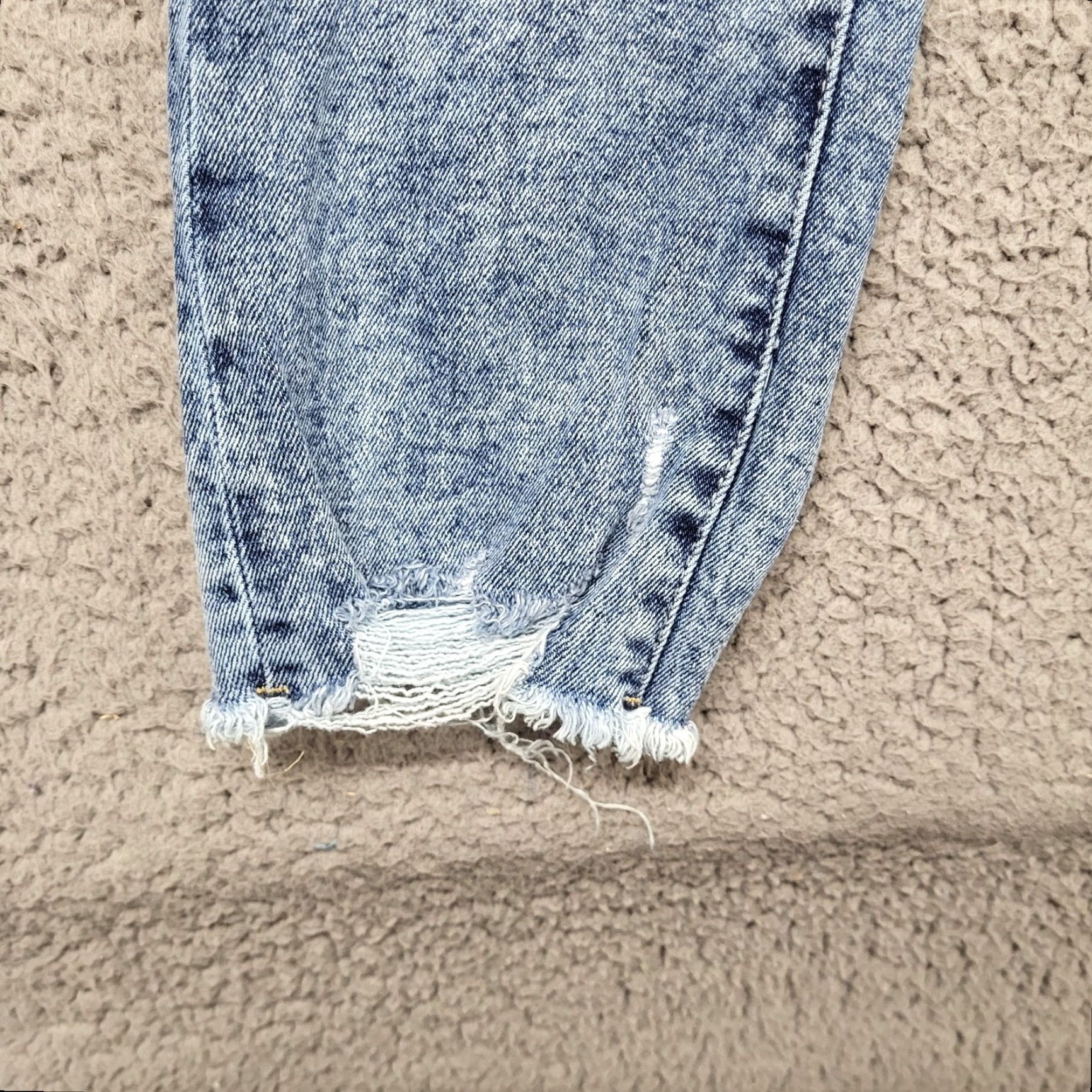 Vintage KENDALL + KYLIE Jeans The Icon High Rise Straight Distressed 1/25 Women's Denim Blue Distressed Jeans Hosiery? Size 42" / US 20 - 5 Thumbnail