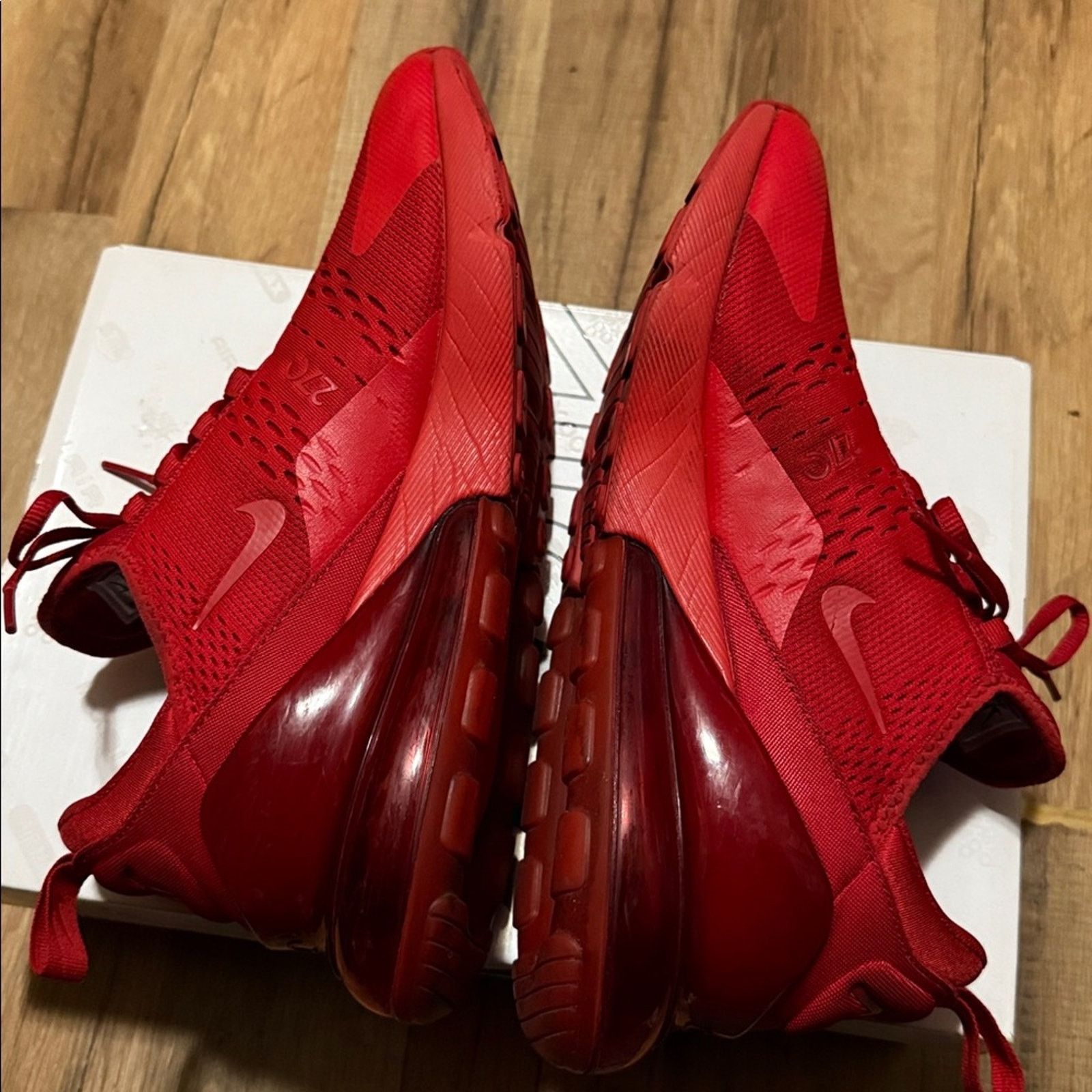 Nike Nike Air Max 270 Triple Red Size US 9.5 / EU 42-43 - 5 Thumbnail