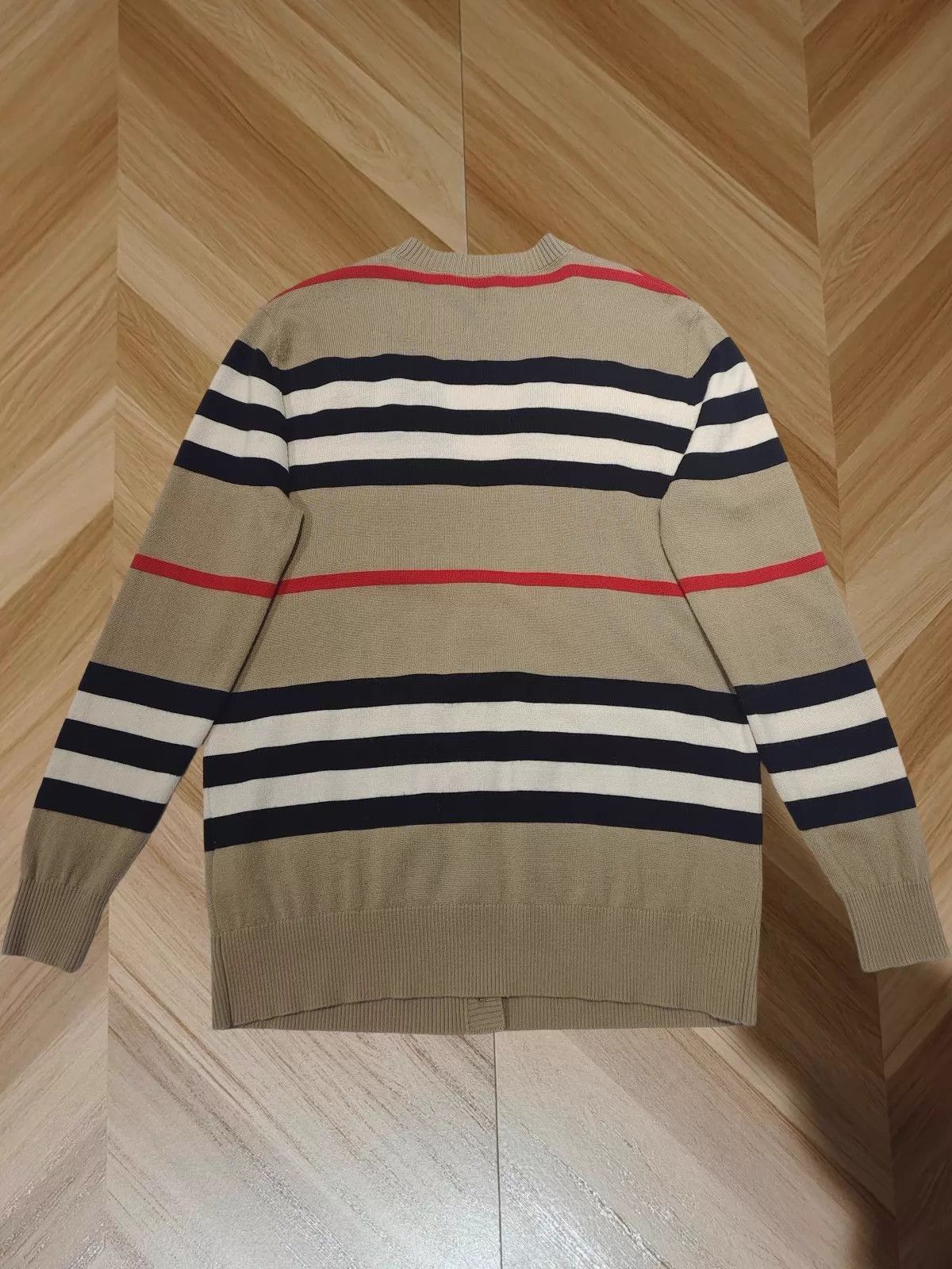 Burberry Burberry check cardigan S new with tags authentic Size S / US 4 / IT 40 - 2 Thumbnail