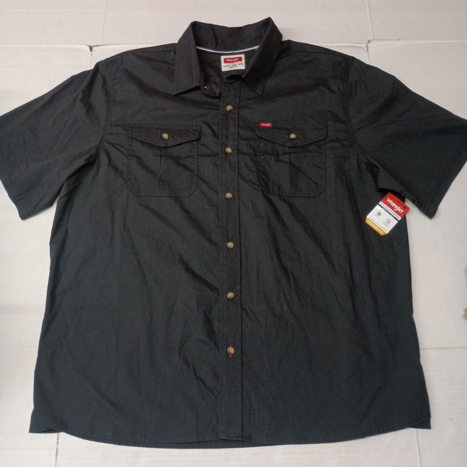 Wrangler Wrangler Men's Relaxed Fit Woven Button Shirt Size 2XL Black Size US XXL / EU 58 / 5 - 1 Thumbnail
