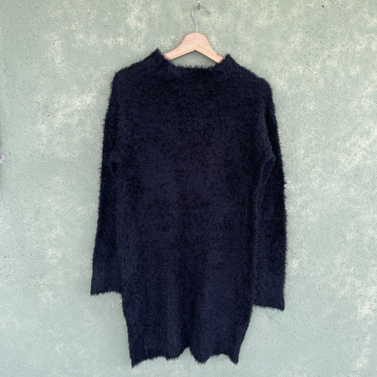 Japanese Brand Vintage Japanese Black Fur Shag Shaggy Long Knitwear Sweater Size US S / EU 44-46 / 1 - 10 Thumbnail