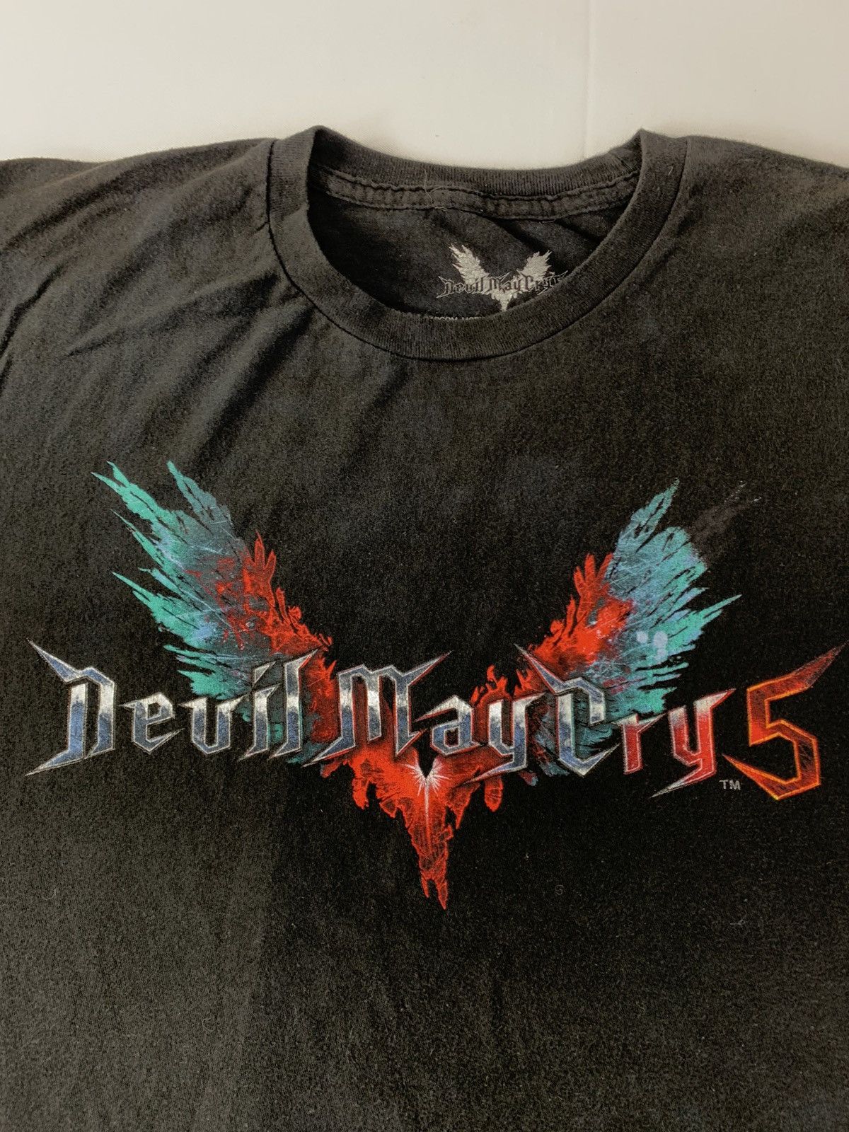The Game Devil May Cry 5 Fantasy Action Game Big Logo Tee Size US L / EU 52-54 / 3 - 4 Thumbnail