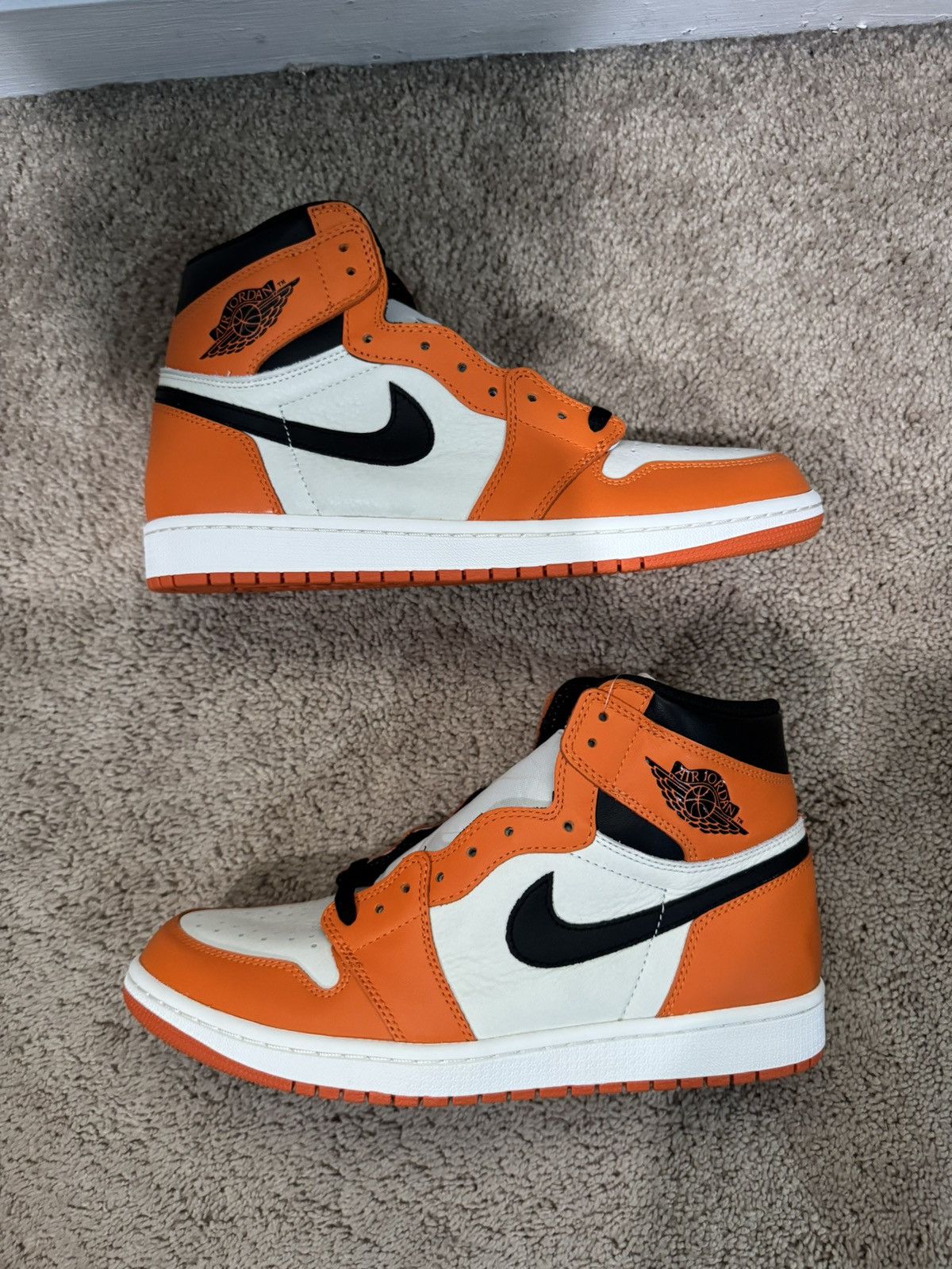 Jordan Brand Jordan 1 Shattered Backboard Away 2016 Size US 10 / EU 43 - 2 Thumbnail