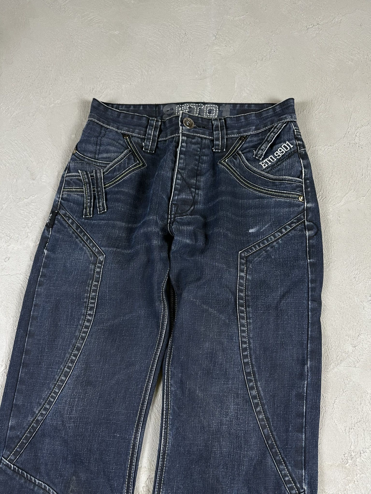 Japanese Brand Vintage Japanese Oversized Faded Denim Jeans Pants Size US 30 / EU 46 - 2 Thumbnail