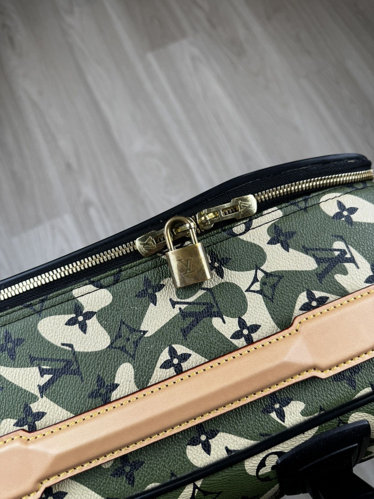 Louis Vuitton × Takashi Murakami Louis Vuitton Takashi Murakami Pegase 60 Monogramouflage Bag Size ONE SIZE - 11 Thumbnail