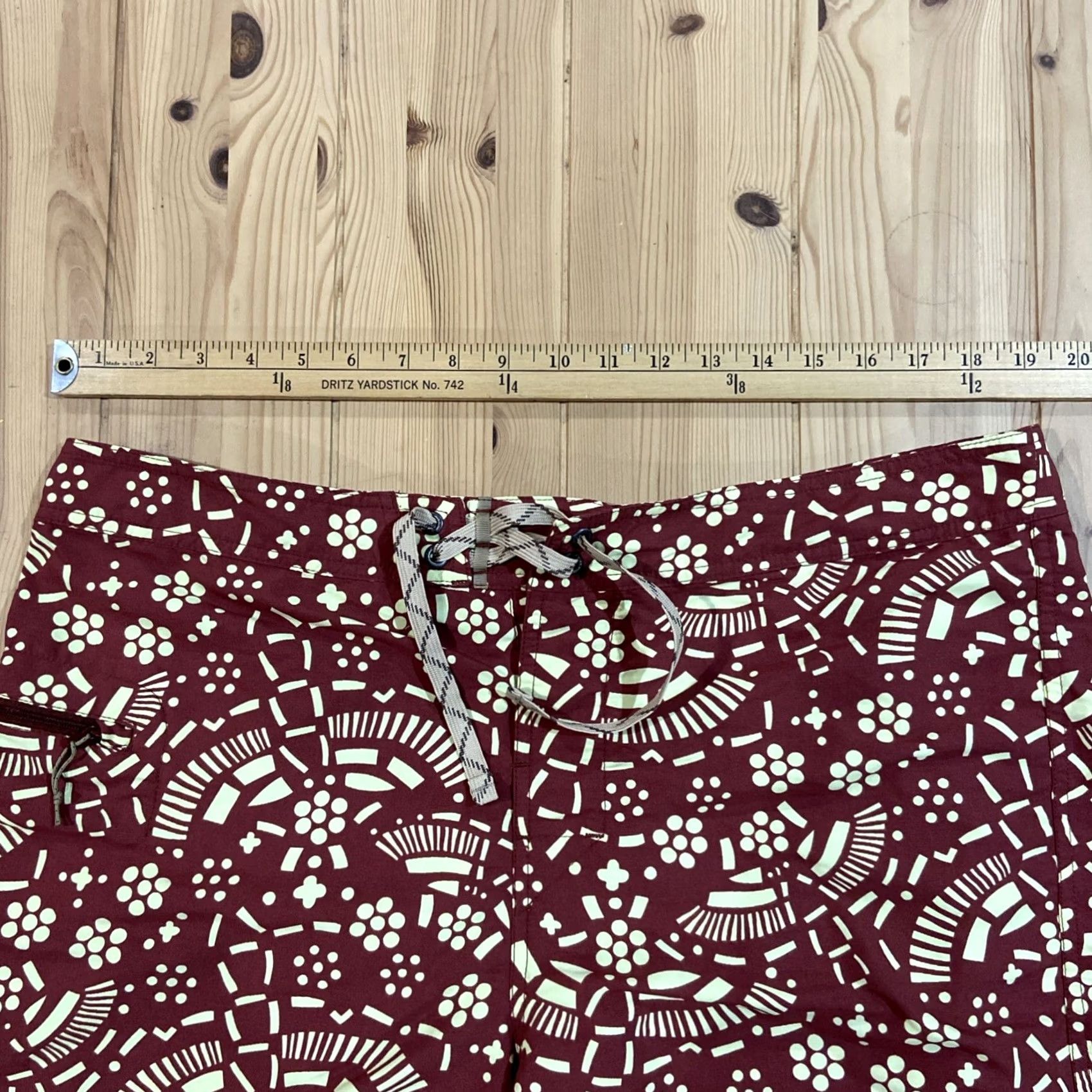 Patagonia Patagonia Board Shorts Mens 38 Red Abstract Nylon Swim Trunks Surf Beach Quick Dry Pockets Drawstring Lightweight Size US 38 / EU 54 - 4 Thumbnail