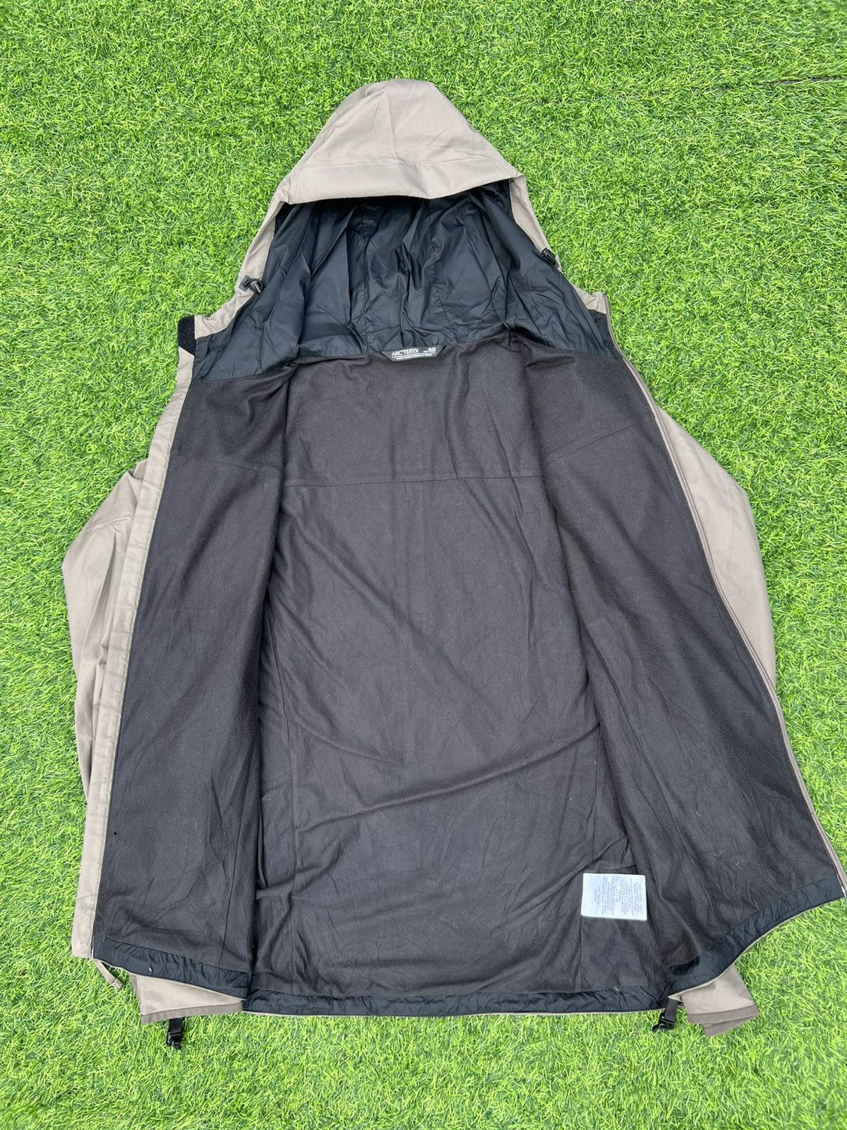 Arc'teryx Arc'teryx Solano Hoody-GORE-TEX INFINIUM–Moonshadow/Dracaena Size US M / EU 48-50 / 2 - 9 Thumbnail