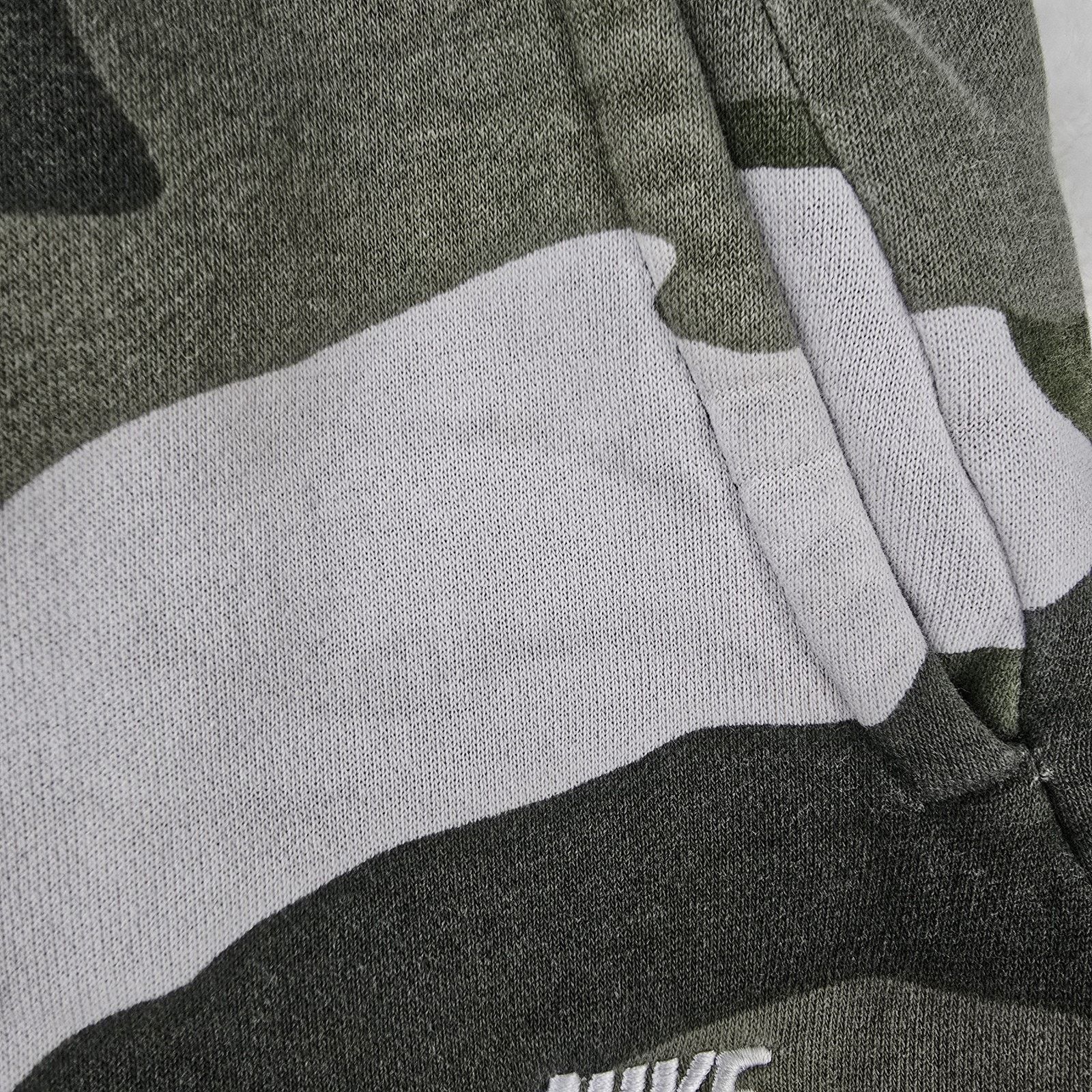 Nike Nike Sportswear Club Fleece Shorts Mens Medium Green Camo Size US 34 / EU 50 - 4 Thumbnail