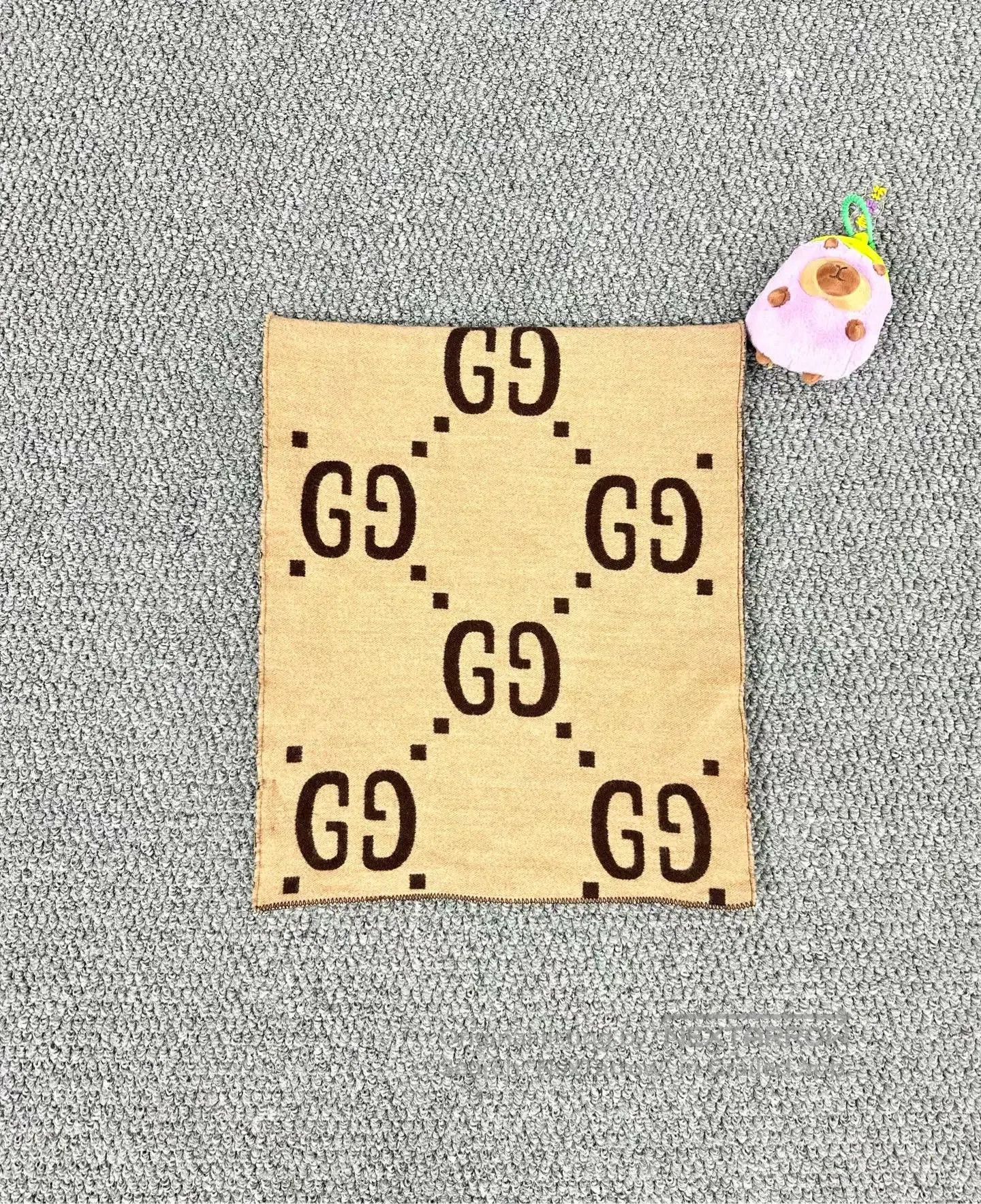 Gucci Guicci Caramel Double-Sided Full Print Logo Cashmere Scarf Size ONE SIZE - 3 Thumbnail