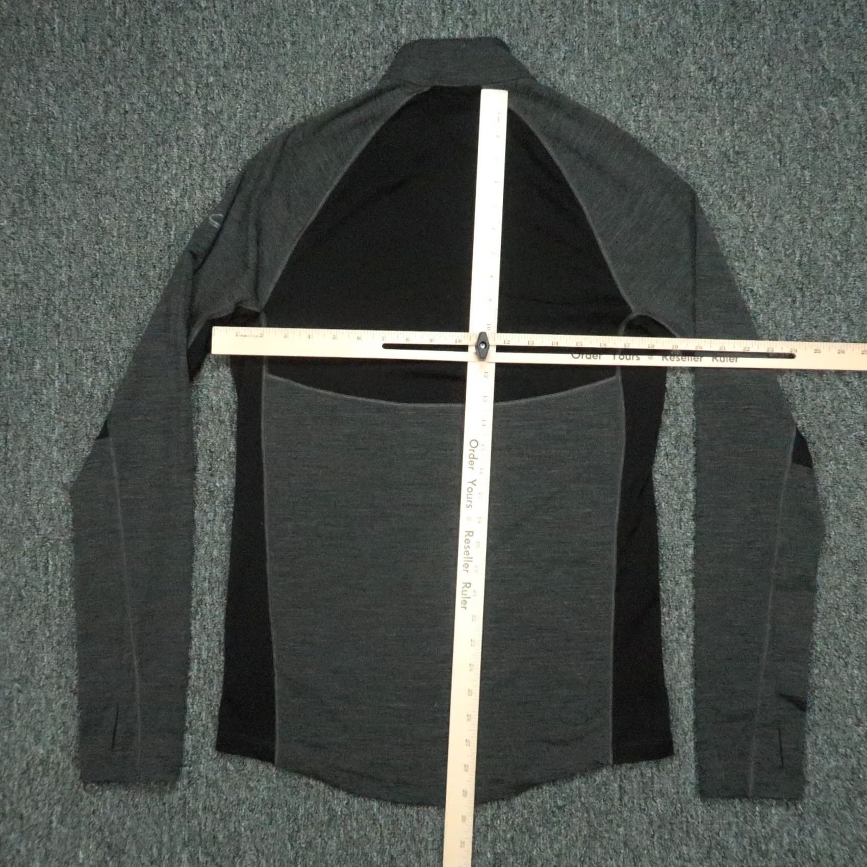 Icebreaker Icebreaker Pullover Mens M Gray 1/4 Zip Wool Performance Moisture Wicking Mock Neck Regular Long Sleeve Size M Gray 200 Zone Size US M / EU 48-50 / 2 - 7 Thumbnail