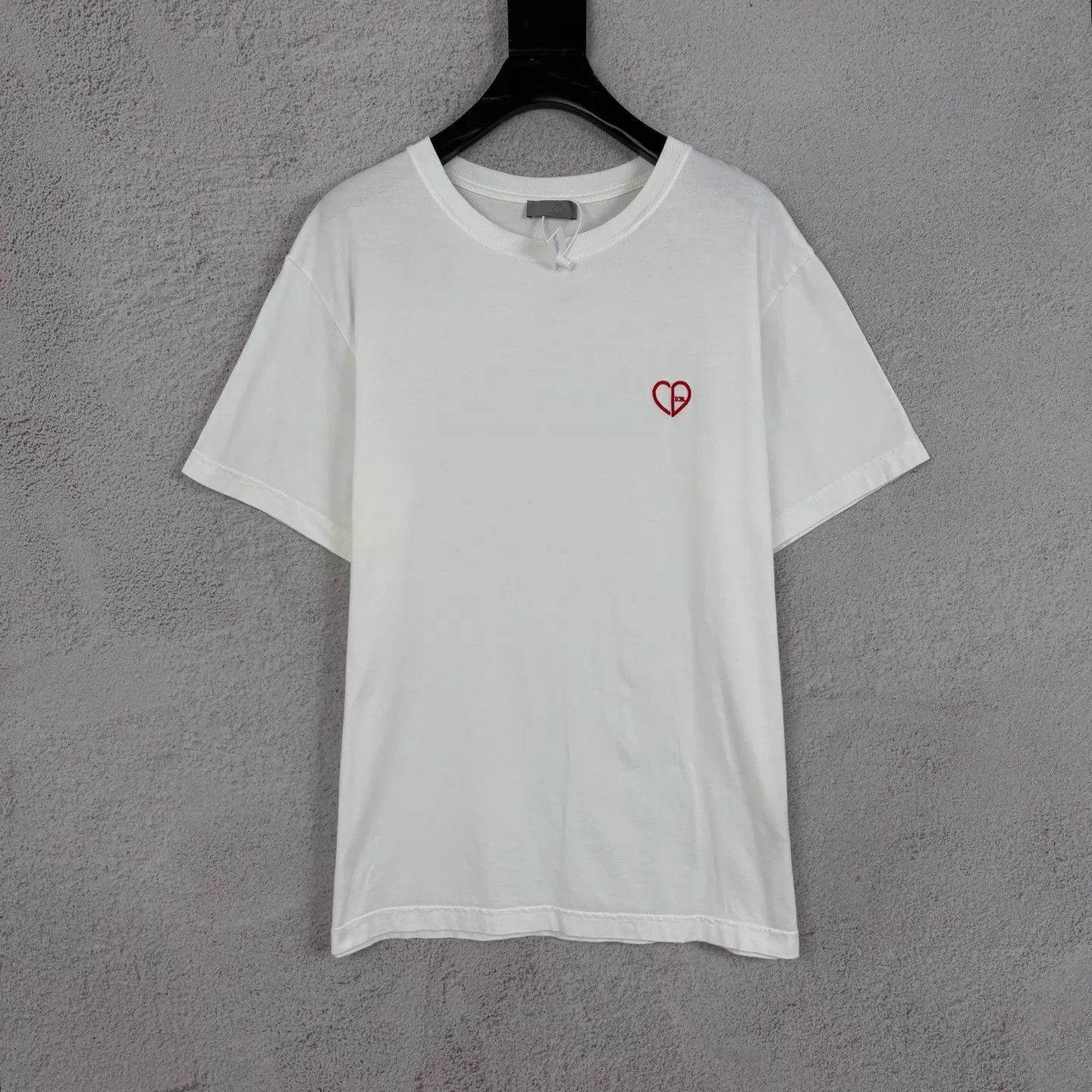 Dior DIOR Valentine's Day Heart Embroidered Logo T-shirt S New Size S / US 4 / IT 40 - 1 Thumbnail