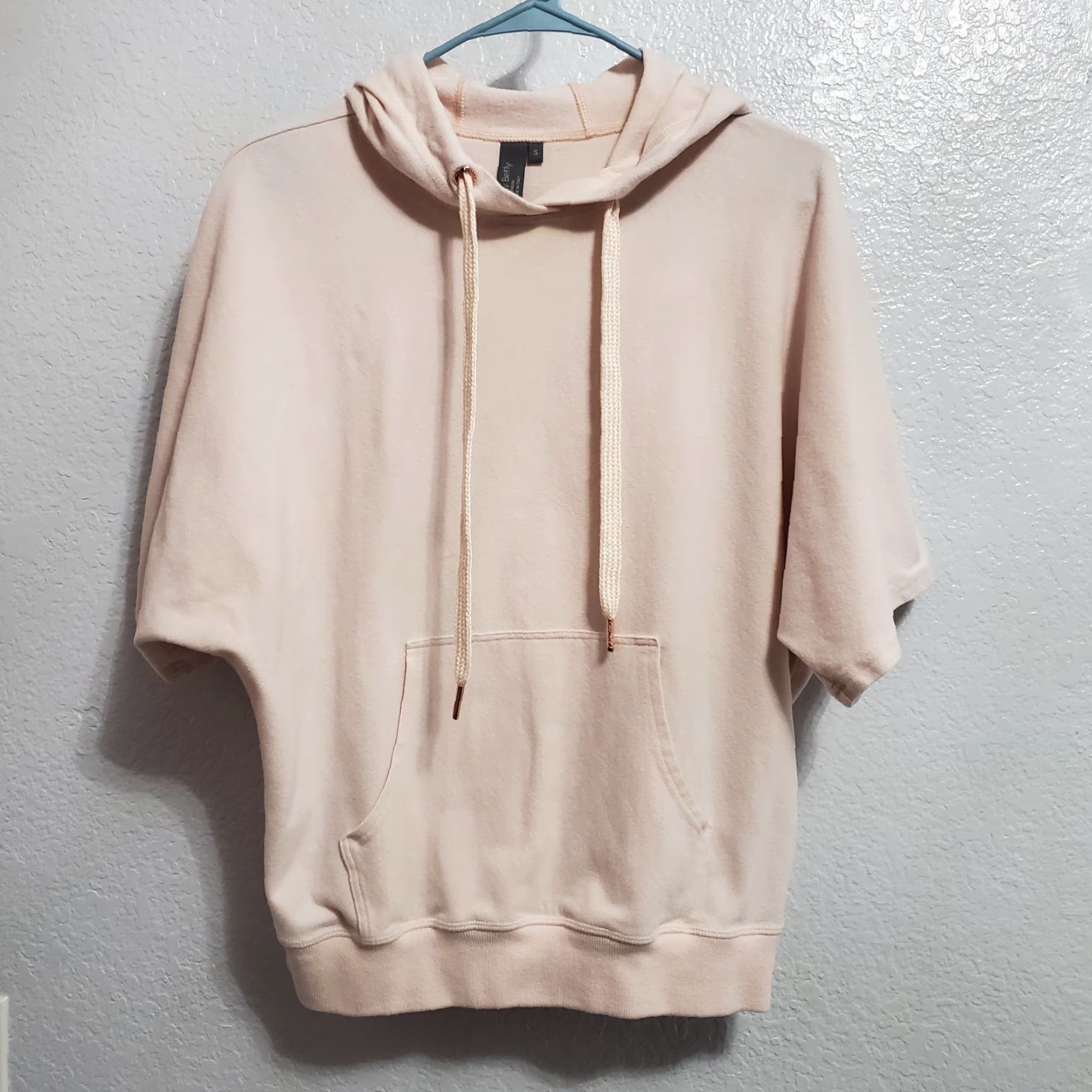 Sweaty Betty VINTAGE Sweaty Betty Shirt Women S Pink Dolman Short Sleeve Hoodie Athleisure Pullover Kangaroo Pocket Sports Size S / US 4 / IT 40 - 2 Thumbnail
