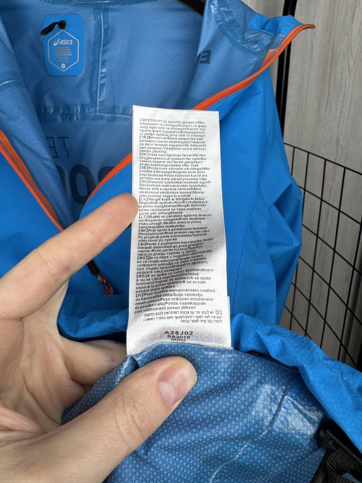 Asics Asics Team Europe Pro Elite 2019 Storm Jacket size L Size US L / EU 52-54 / 3 - 13 Thumbnail