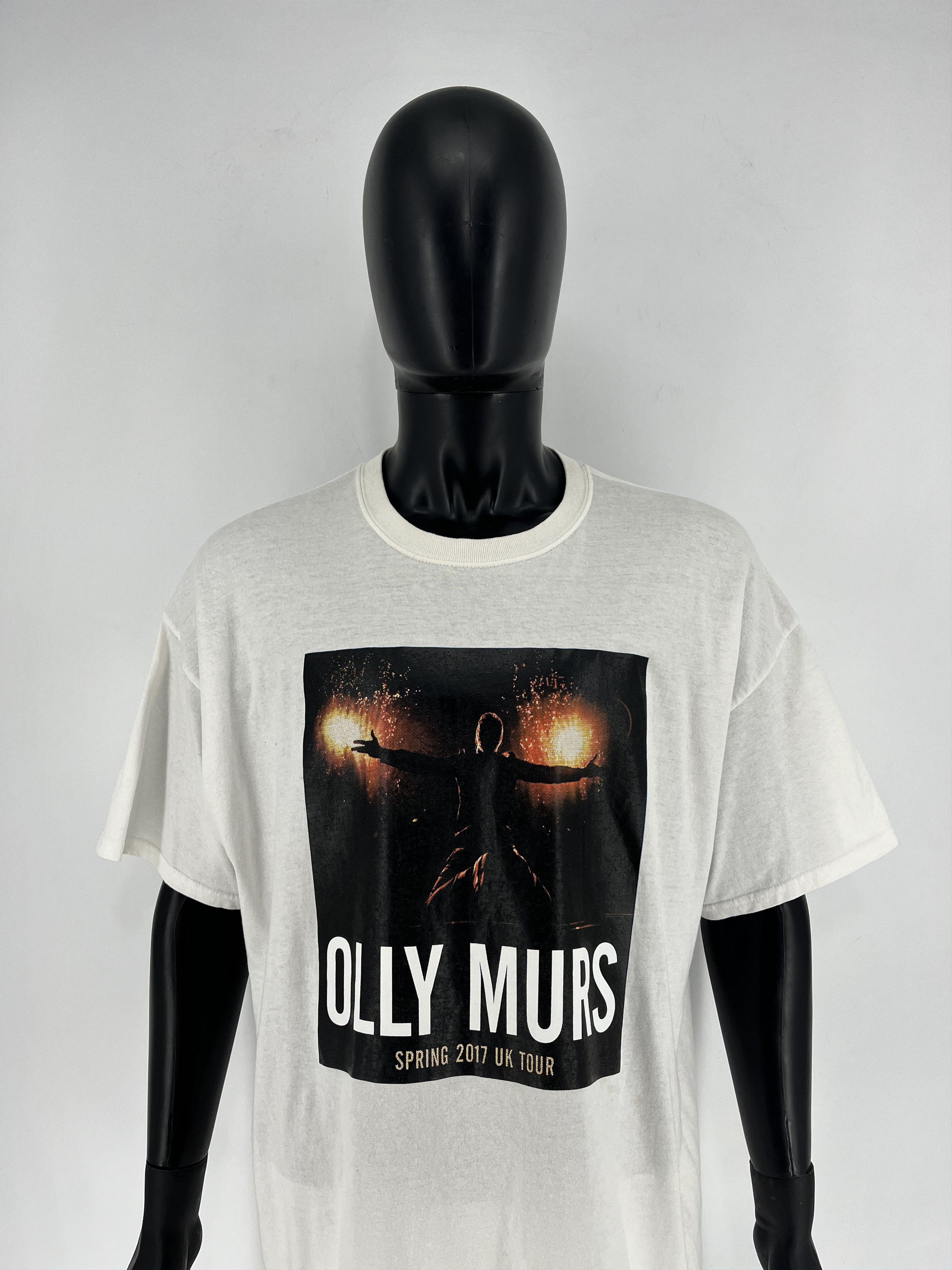 Band Tees Olly Murs Band Tee Tshirts Vintage Size XXL World Tour 2017 Size US XXL / EU 58 / 5 - 1 Thumbnail