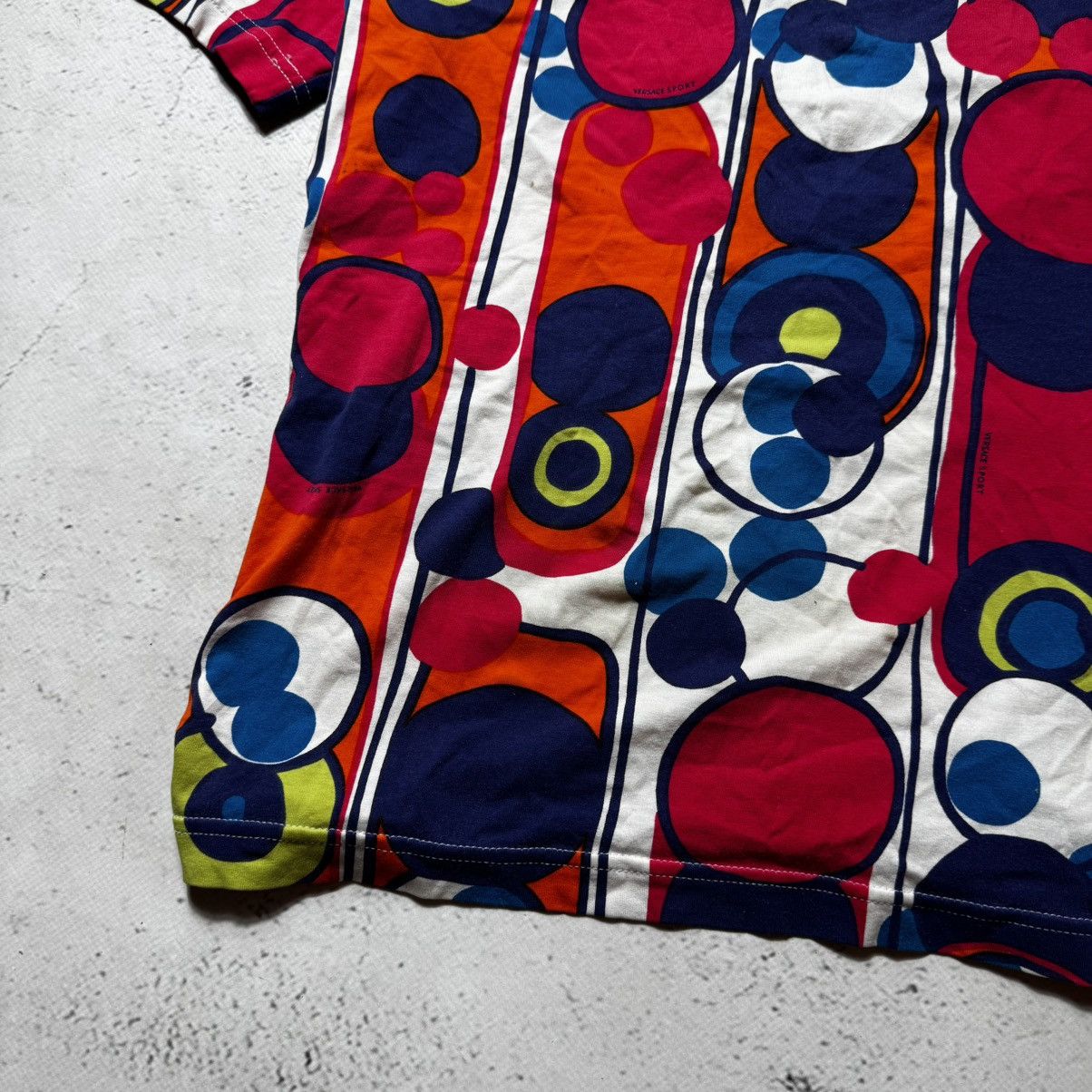 Versace vintage 90s versace t shiet wit abstract print Size XL / US 12-14 / IT 48-50 - 3 Thumbnail