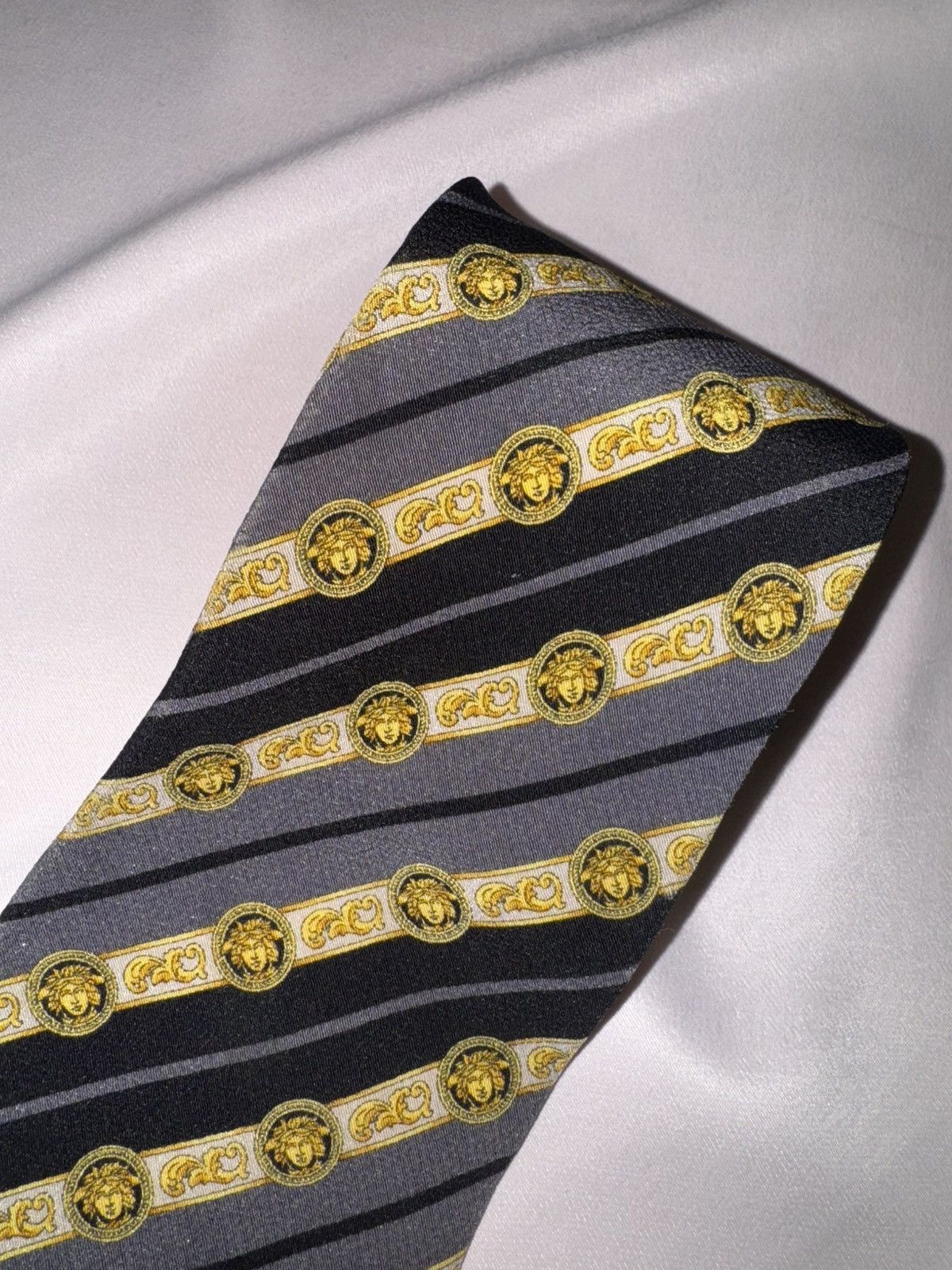 Japanese Brand × Versace × Vintage Gianni Versace Classic Style Neck Tie Vintage 90s Size ONE SIZE - 4 Thumbnail