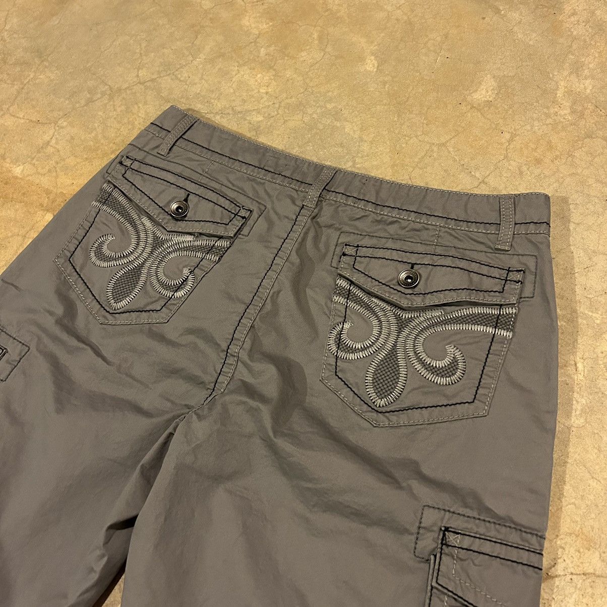 Affliction × Southpole × Vintage Crazy Vintage Y2K Affliction Style Sample Baggy Cargo Shorts Size US 33 - 2 Thumbnail