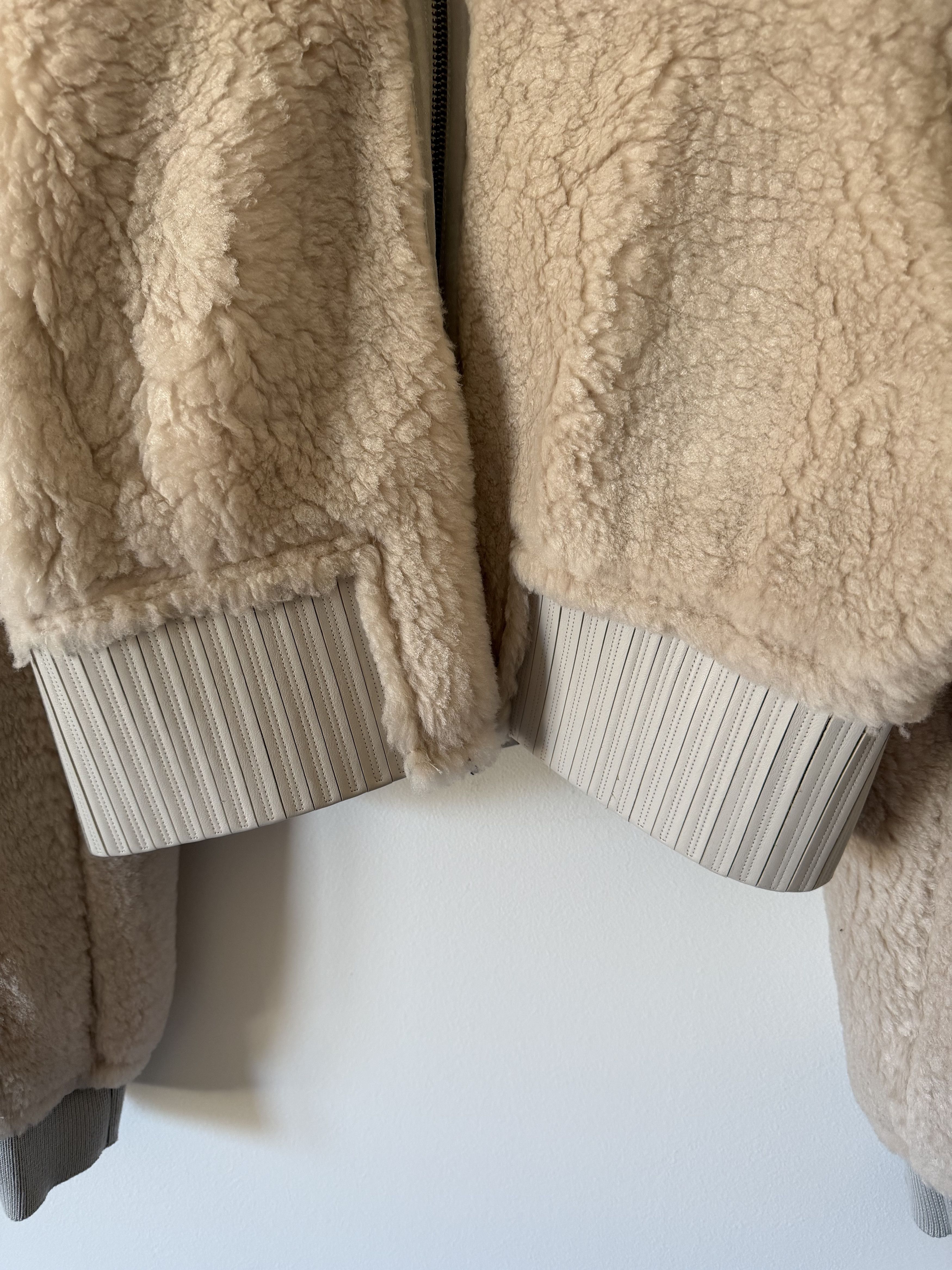 Rick Owens Rick Owens Girdered Reversible Shearling Bomber in White Size US L / EU 52-54 / 3 - 3 Thumbnail