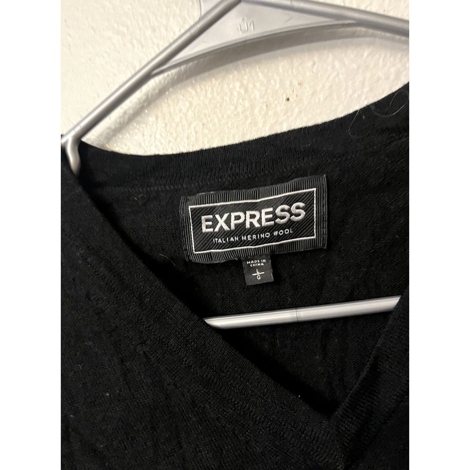 Express Express Black Merino Wool V-Neck Sweater Large Italian Size US L / EU 52-54 / 3 - 3 Thumbnail