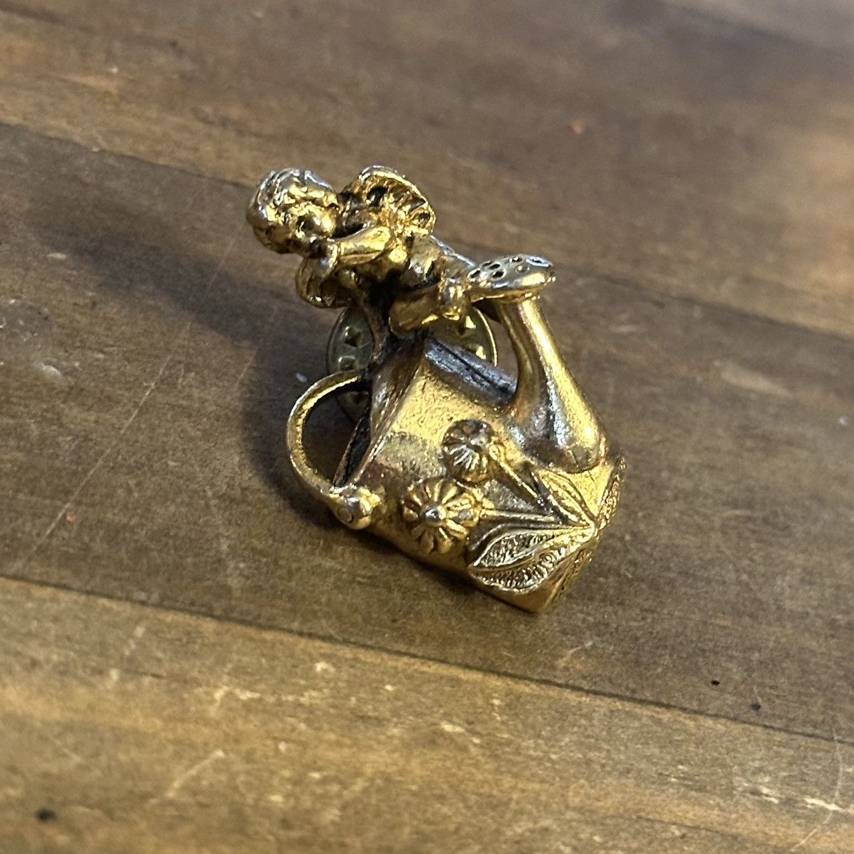 Vintage Vintage Camco gardening angel tac pin Size ONE SIZE - 2 Thumbnail