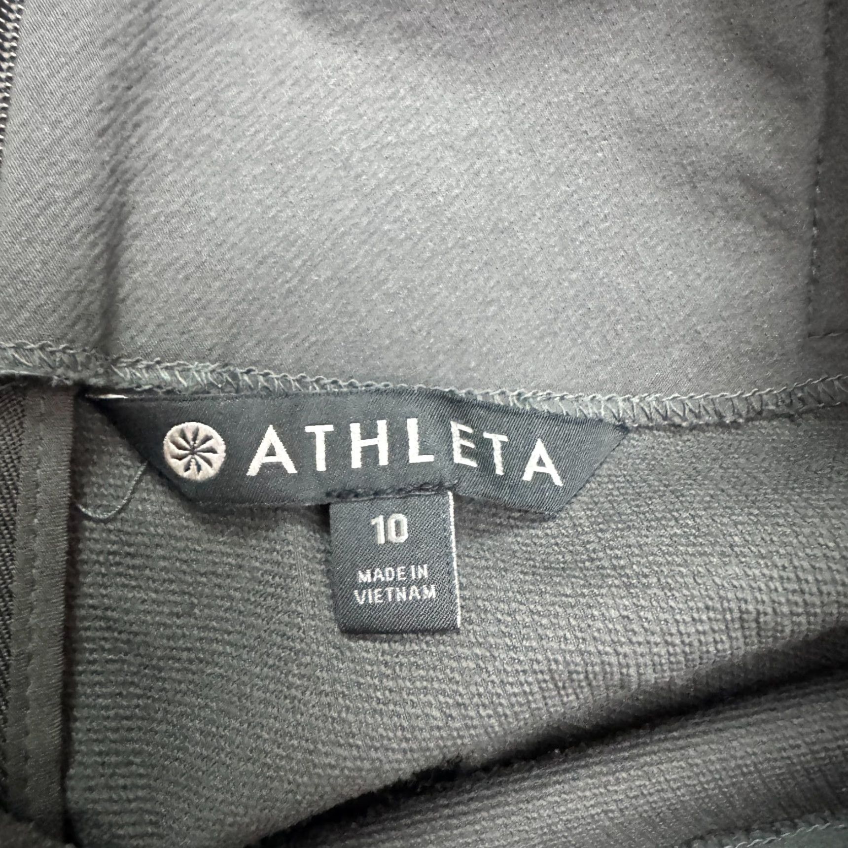 Athleta Athleta Wander Slim Straight Crop Pants Womens 10 Gray Nylon Spandex Stretch Cropped Regular Size 10 Women Fashion Pants Mens Girls not applicable Size 30" / US 8 / IT 44 - 7 Thumbnail